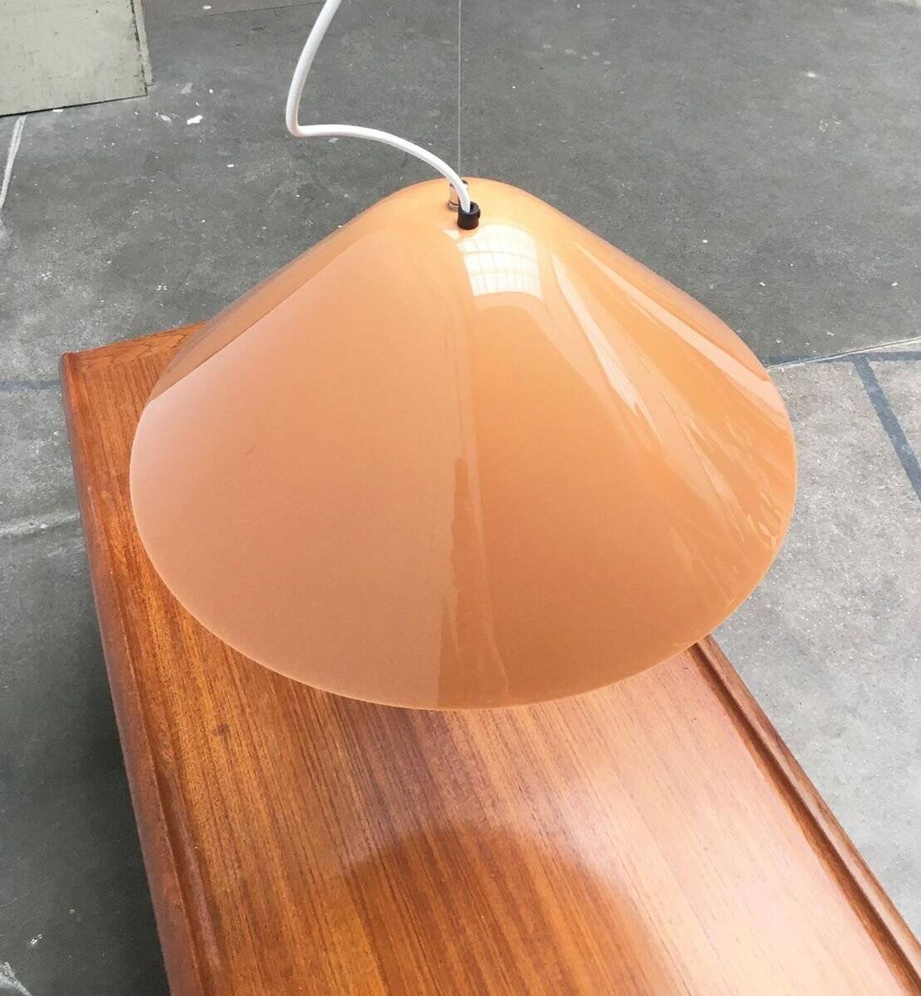 Suspension vintage italienne Elpis de Guzzini