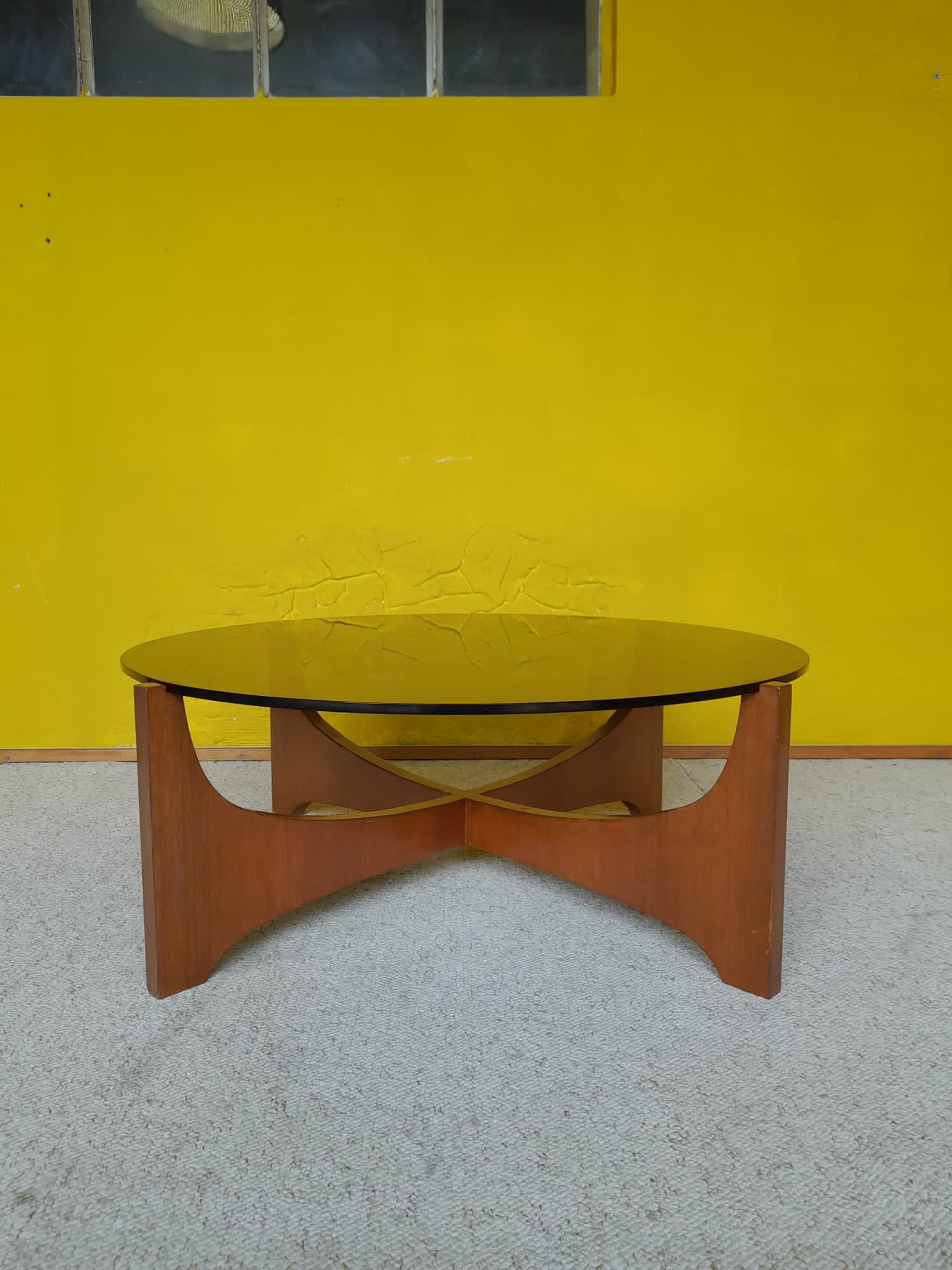 Table basse Hugues Poignant vers 1960