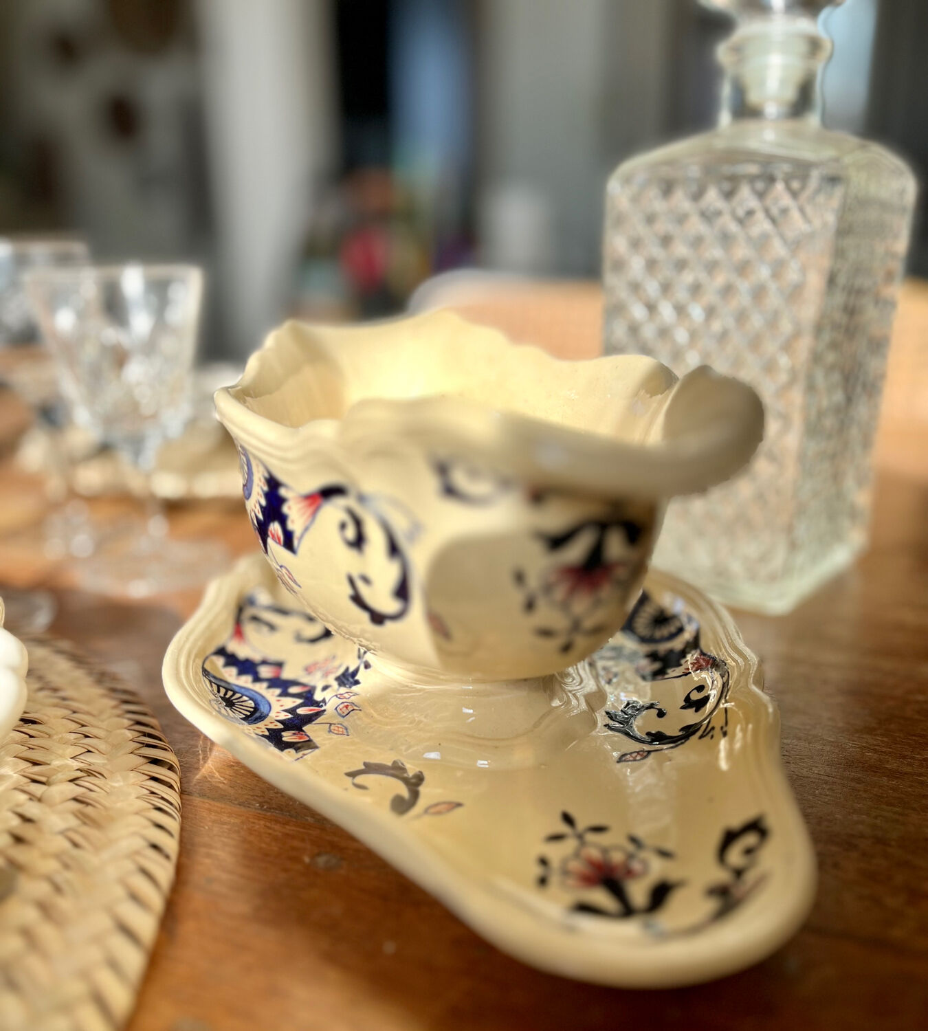 Longchamp iron earth gravy dish