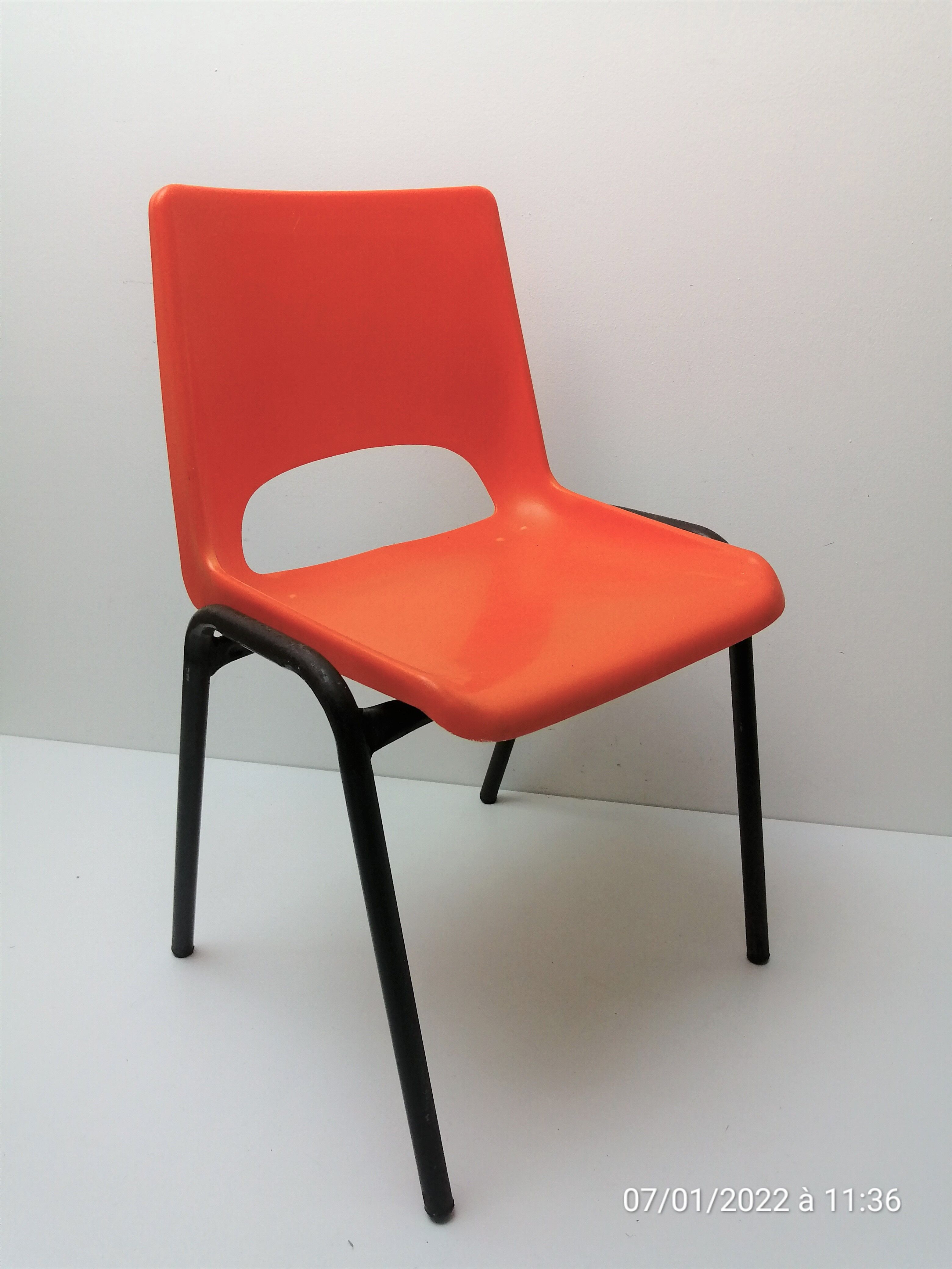 Vintage children's chair orange HB