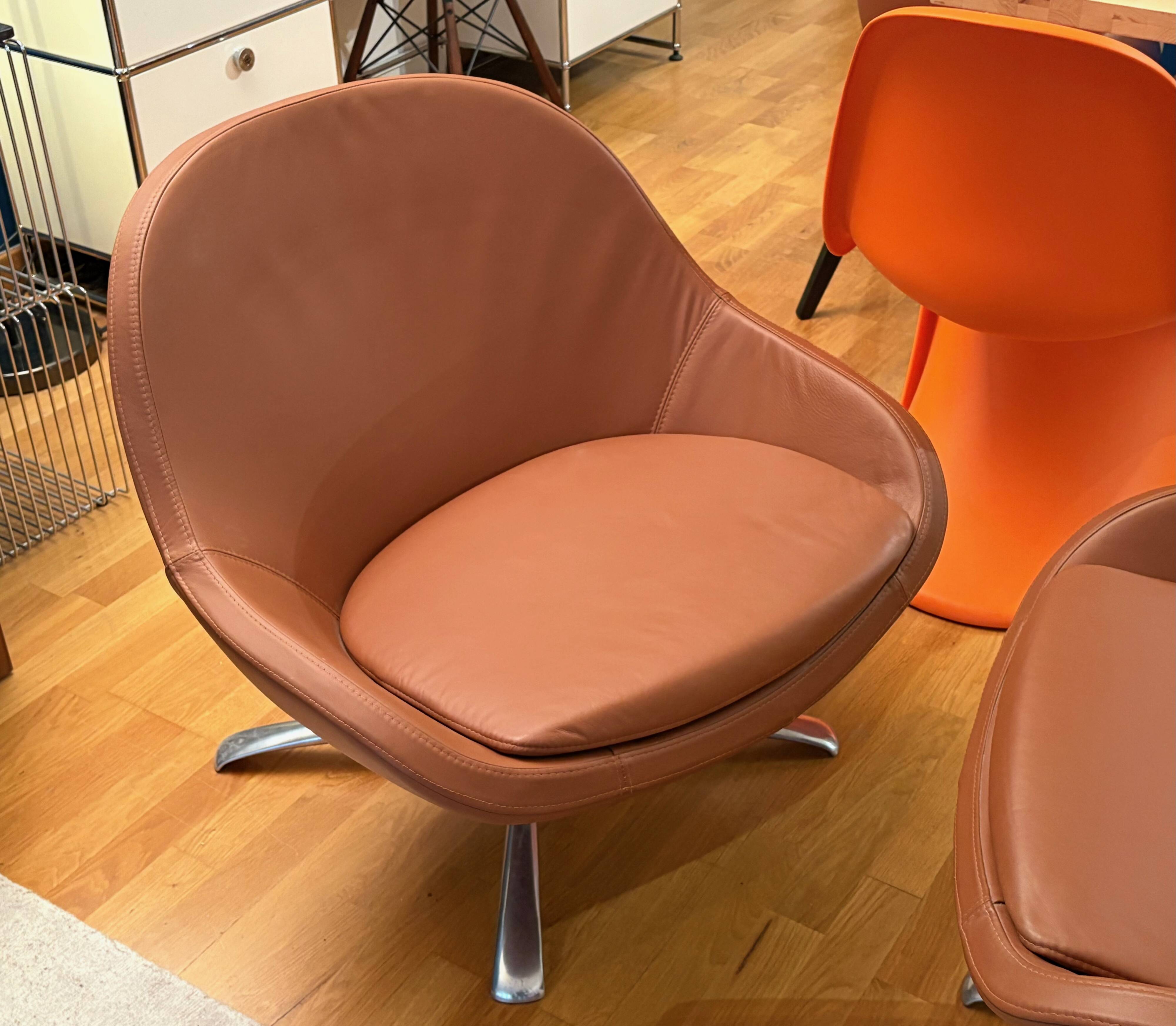 Caramel leather Veneto armchair with swivel function (2 available)