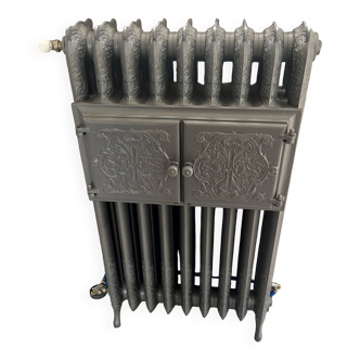 Rococo radiator with 3-column tealight & 2-column Rococo radiator