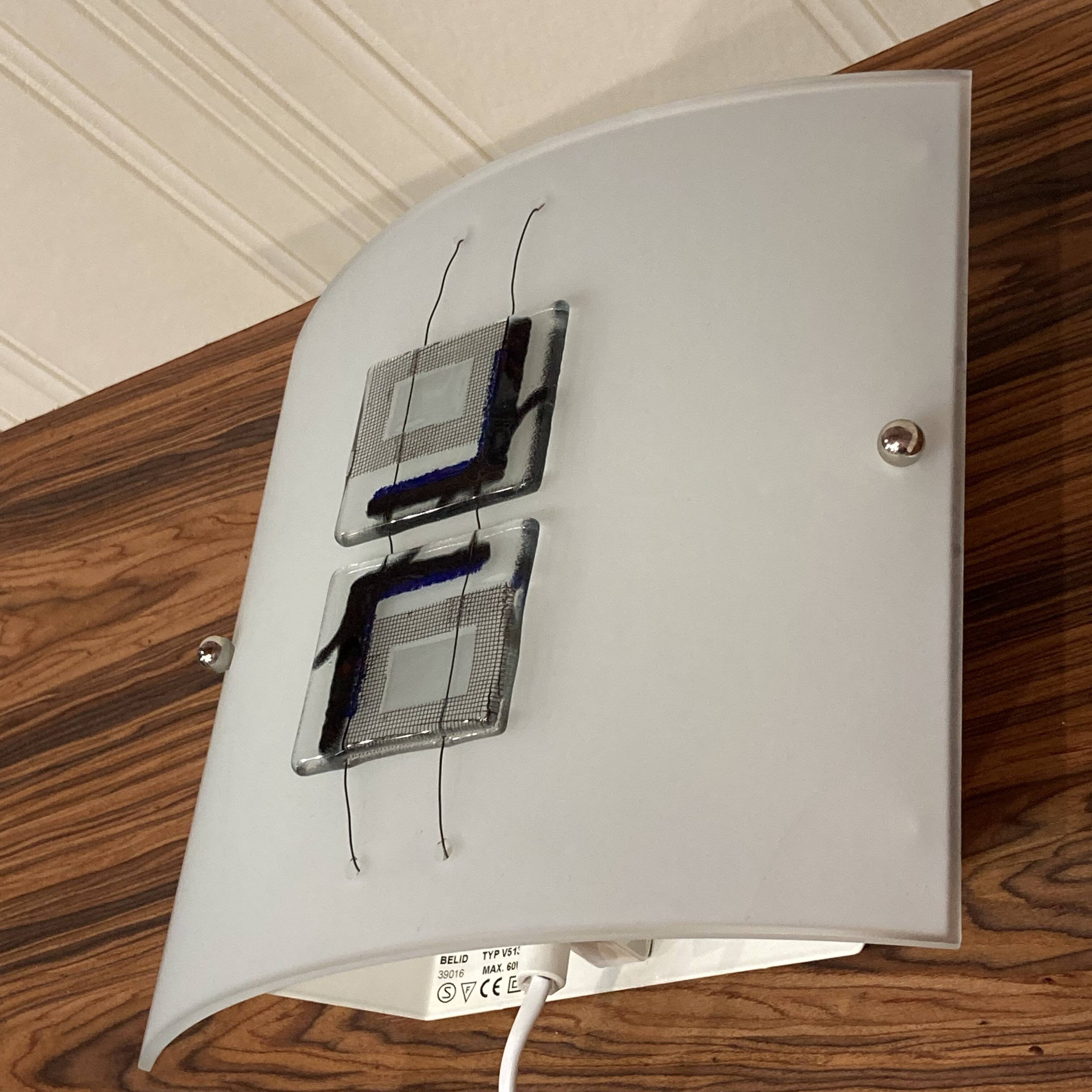 LARGE GLASS PASTE DESIGN WALL LIGHT.