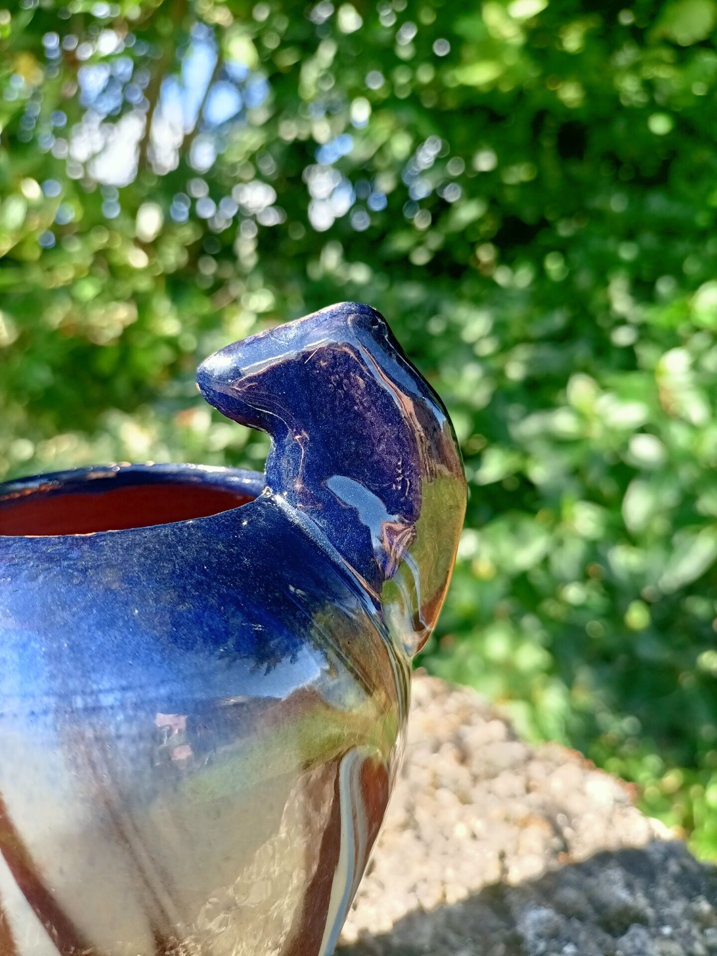 Ceramic vase with equestrian motif