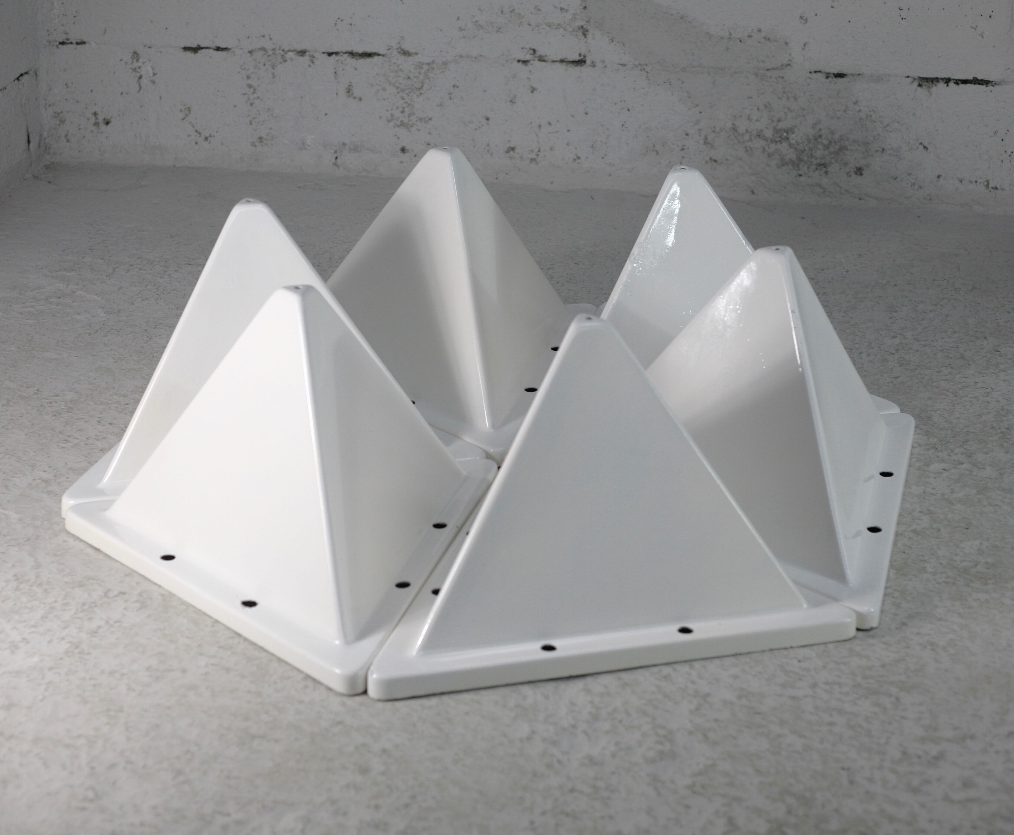 Fiberglass circa 1970. 6 tetrahedron-shaped elements. France.