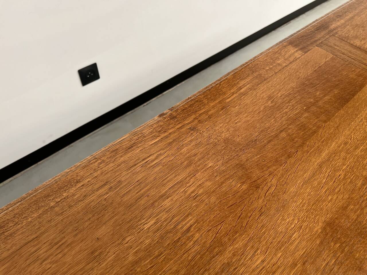 Small old oak farm table with 6 legs