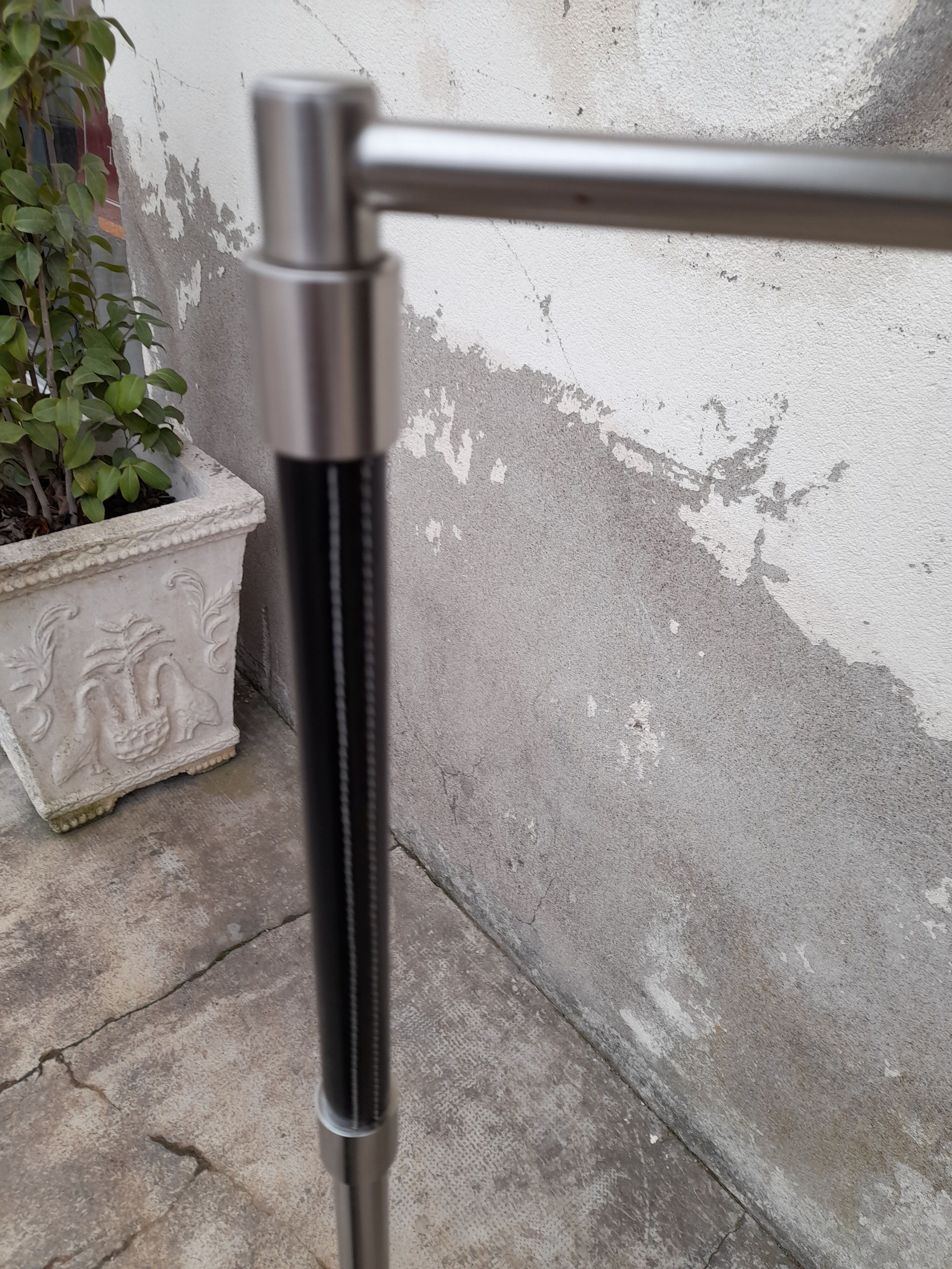 80 year articulated lamppost design