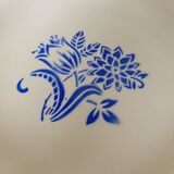 4 hollow plates in a jumble mixes