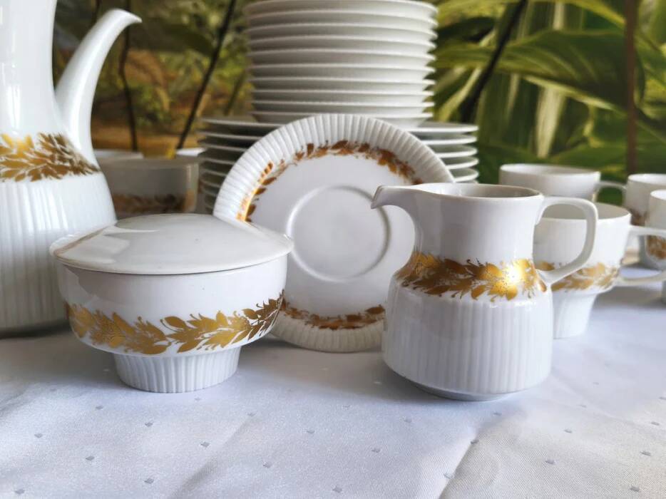 Tapio Wirkkala for Rosenthal Studio-Line “Modulation” porcelain coffee and dessert service, Germany 1970s, 39 pieces