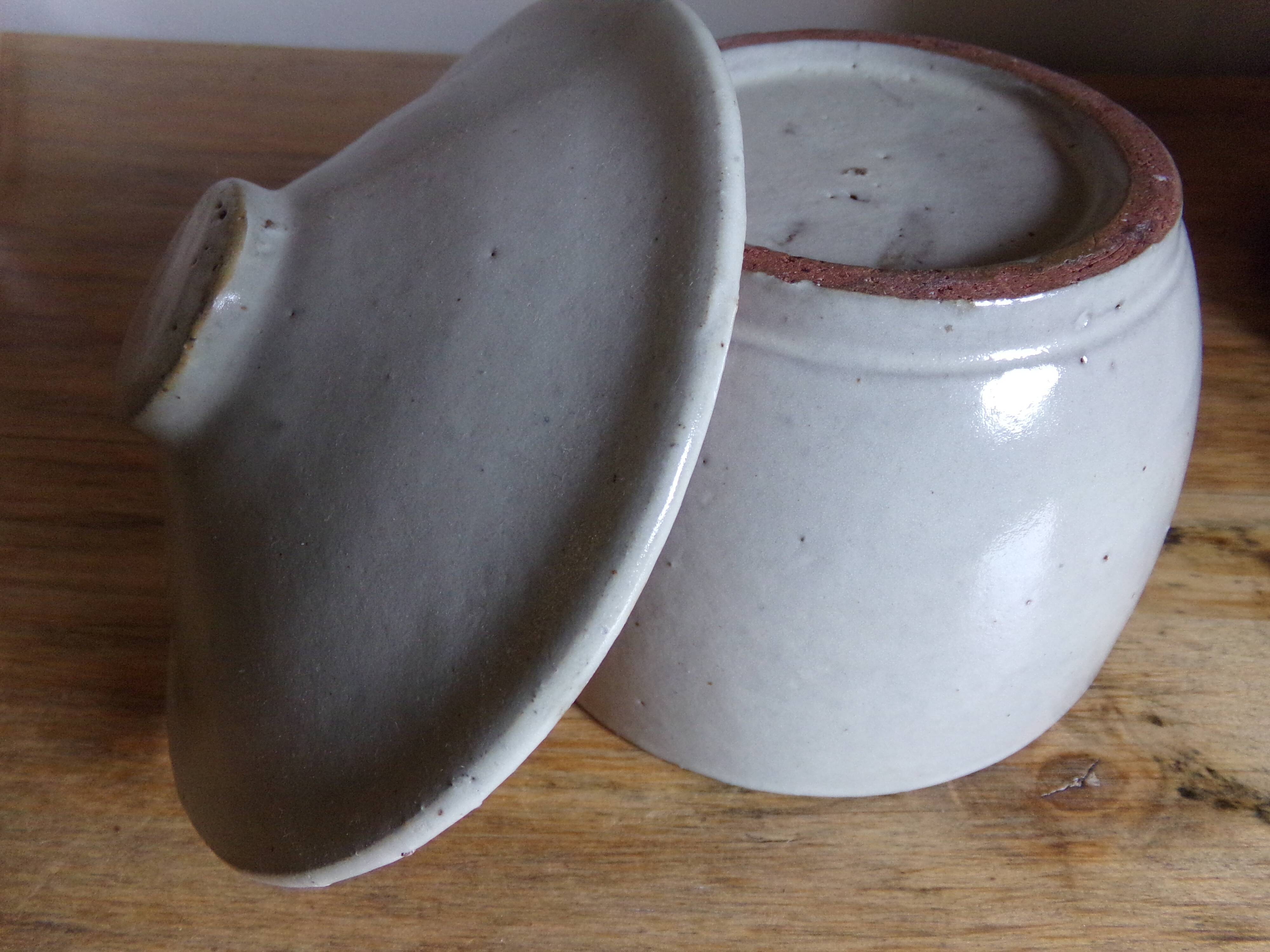 Enamelled terracotta pot