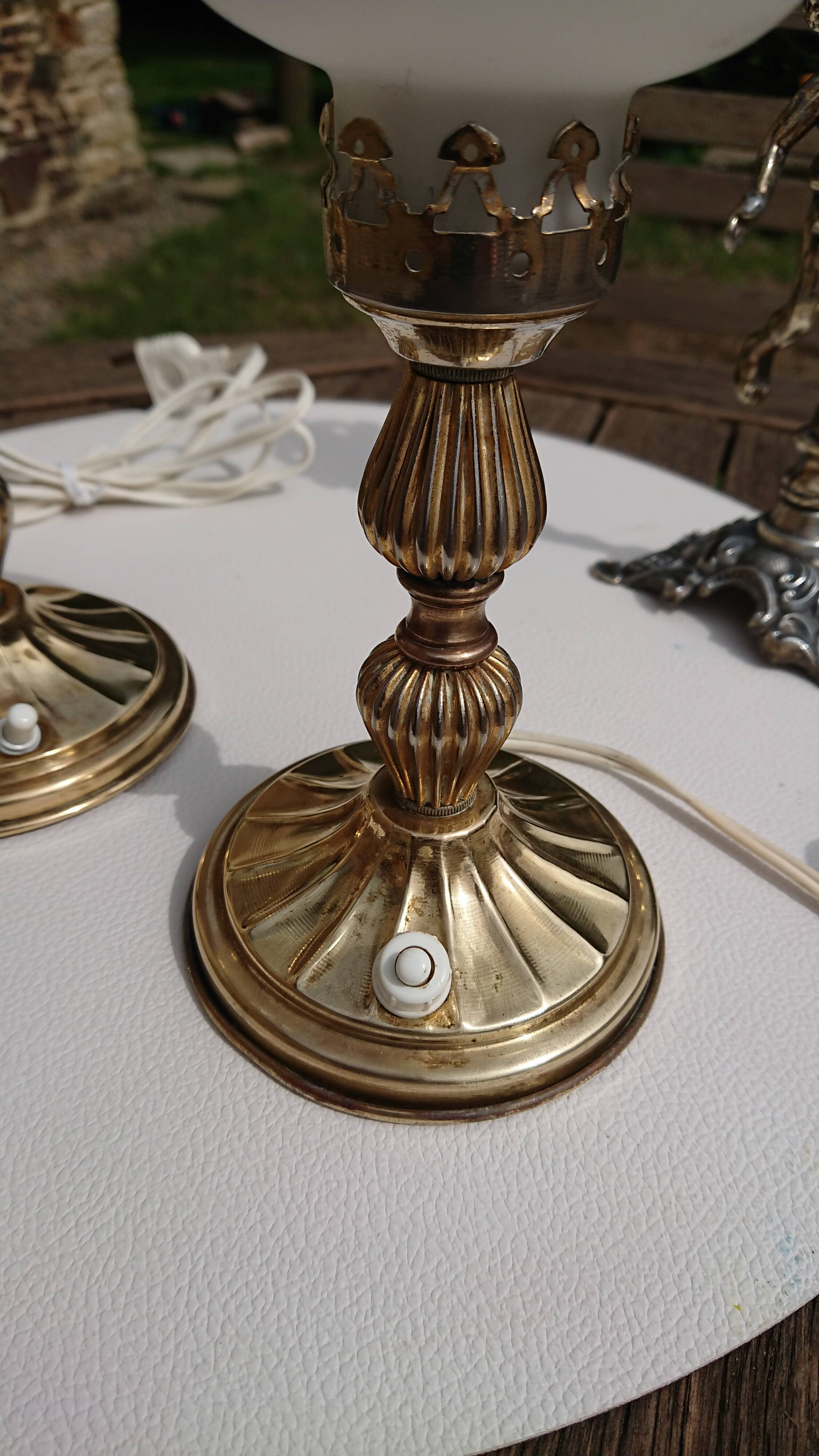 2 bedside or opaline-laying lamps