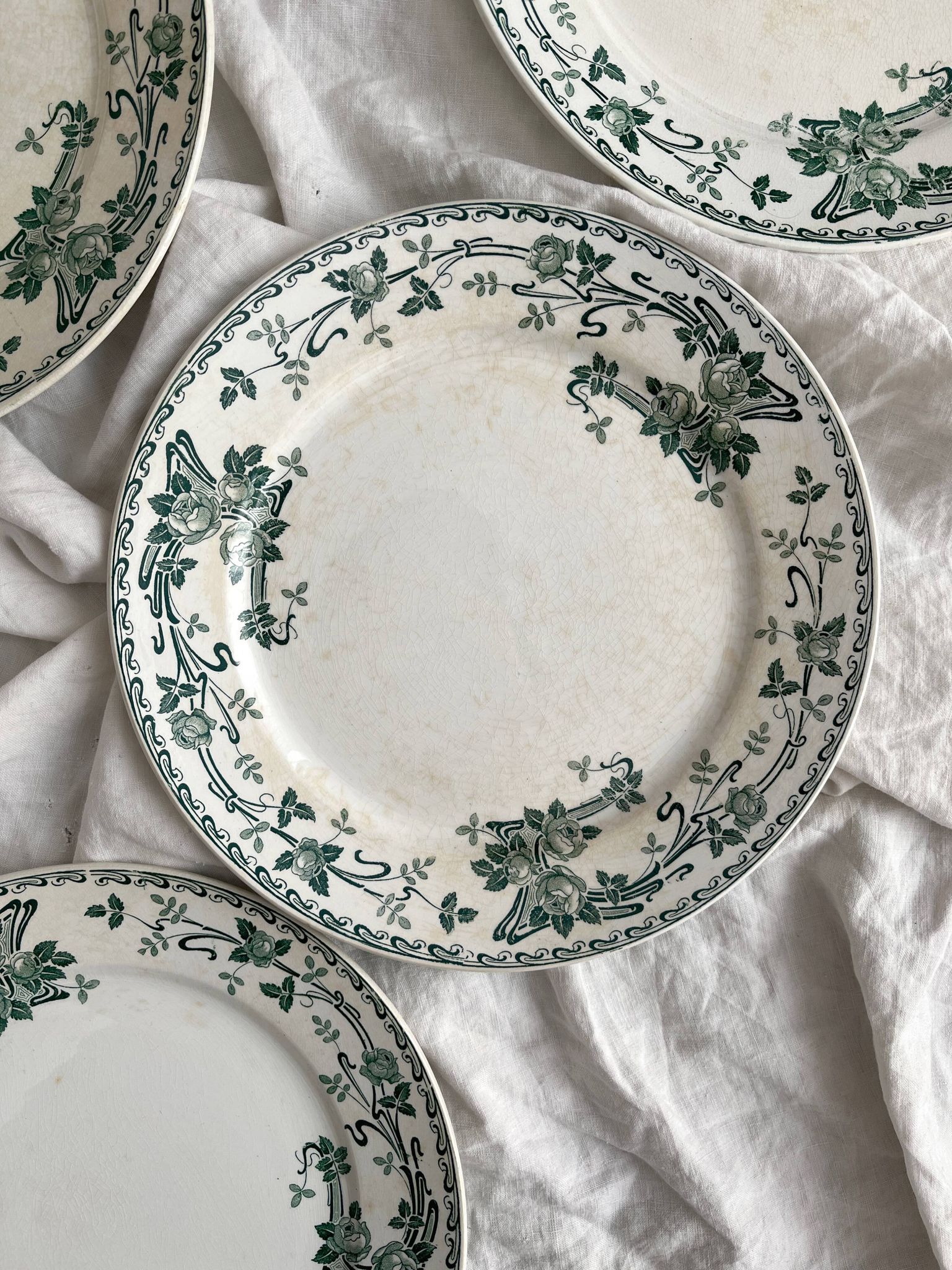 4 ironstone dinner plates "Rosa" Boch Freres Keramis BFK