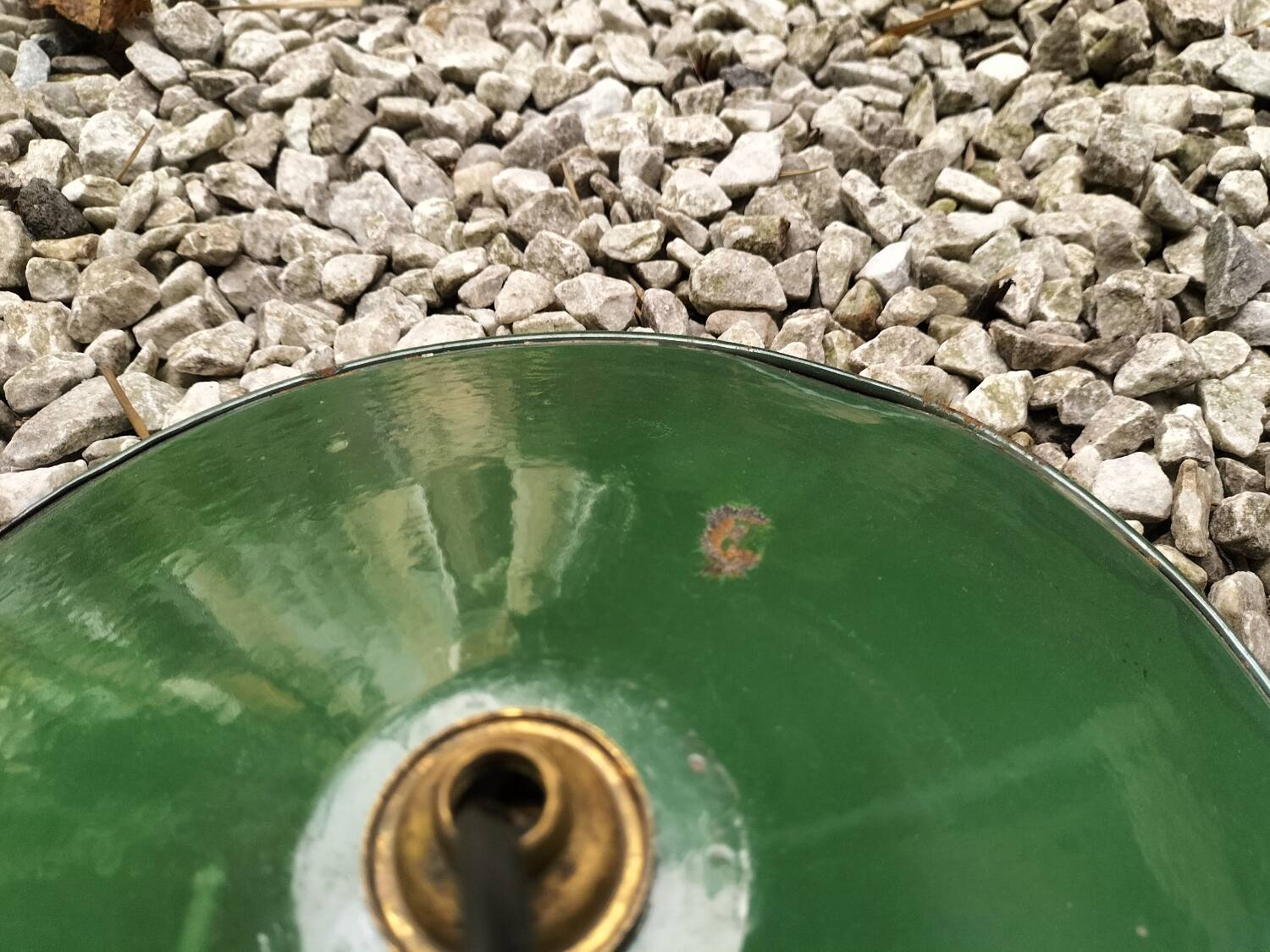 Enamelled sheet metal suspensions