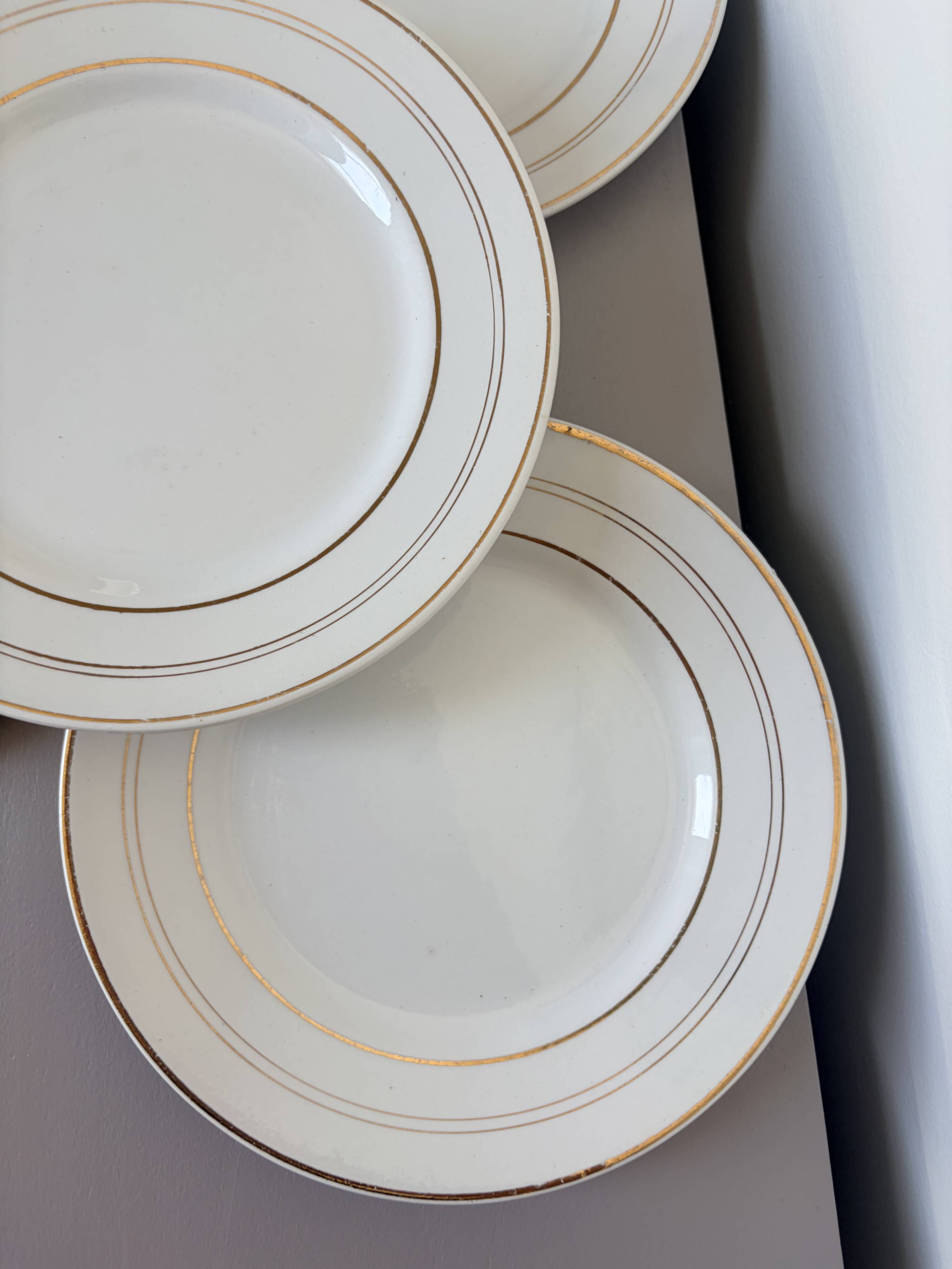 4 dessert plates in porcelain from St Amand 191105