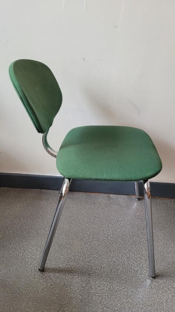 Set of 4 green chairs in Strafor steelcase fabric