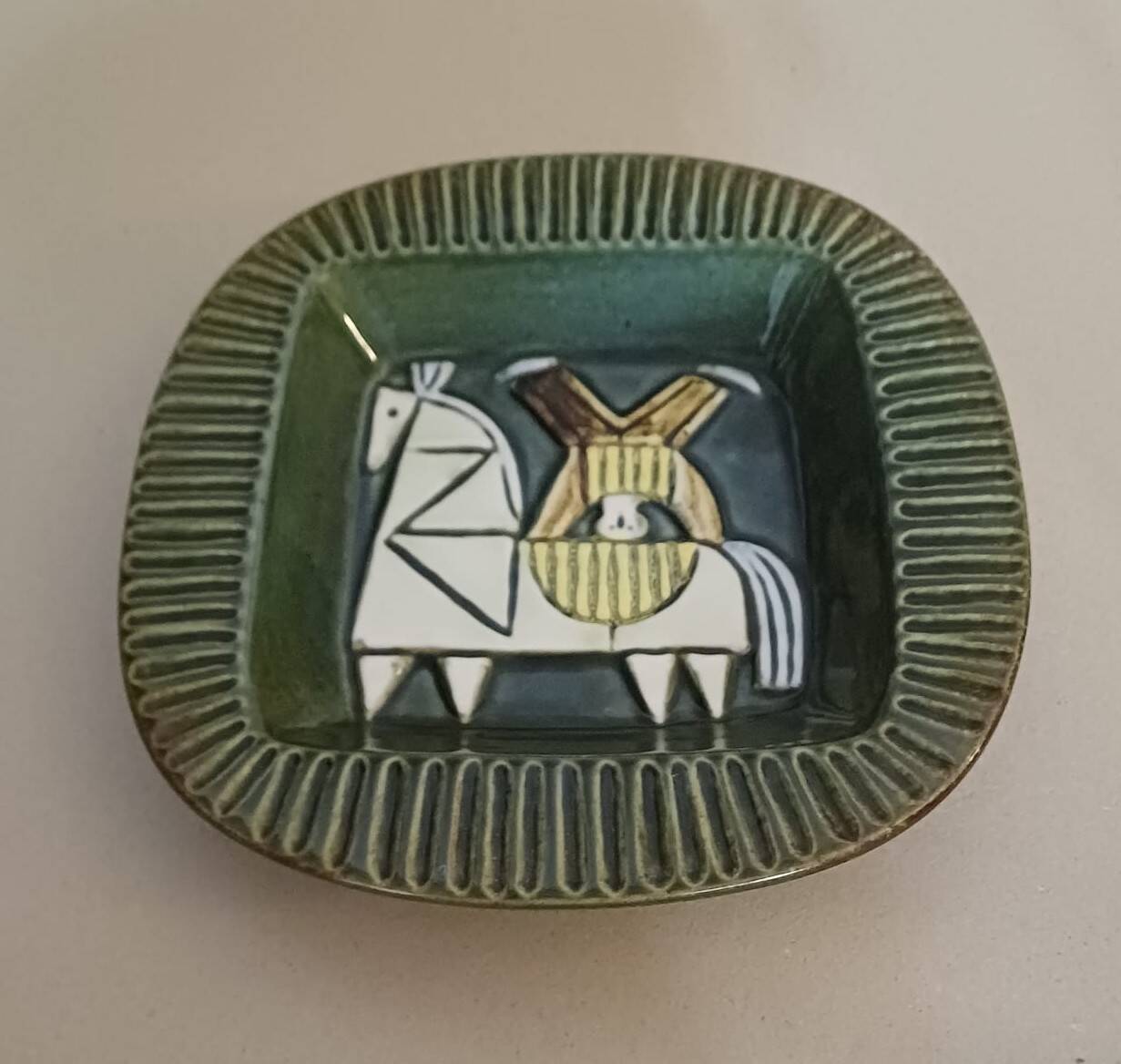 Plat vide-poche Harlekin – Lisa Larson pour Gustavsberg, années 1960