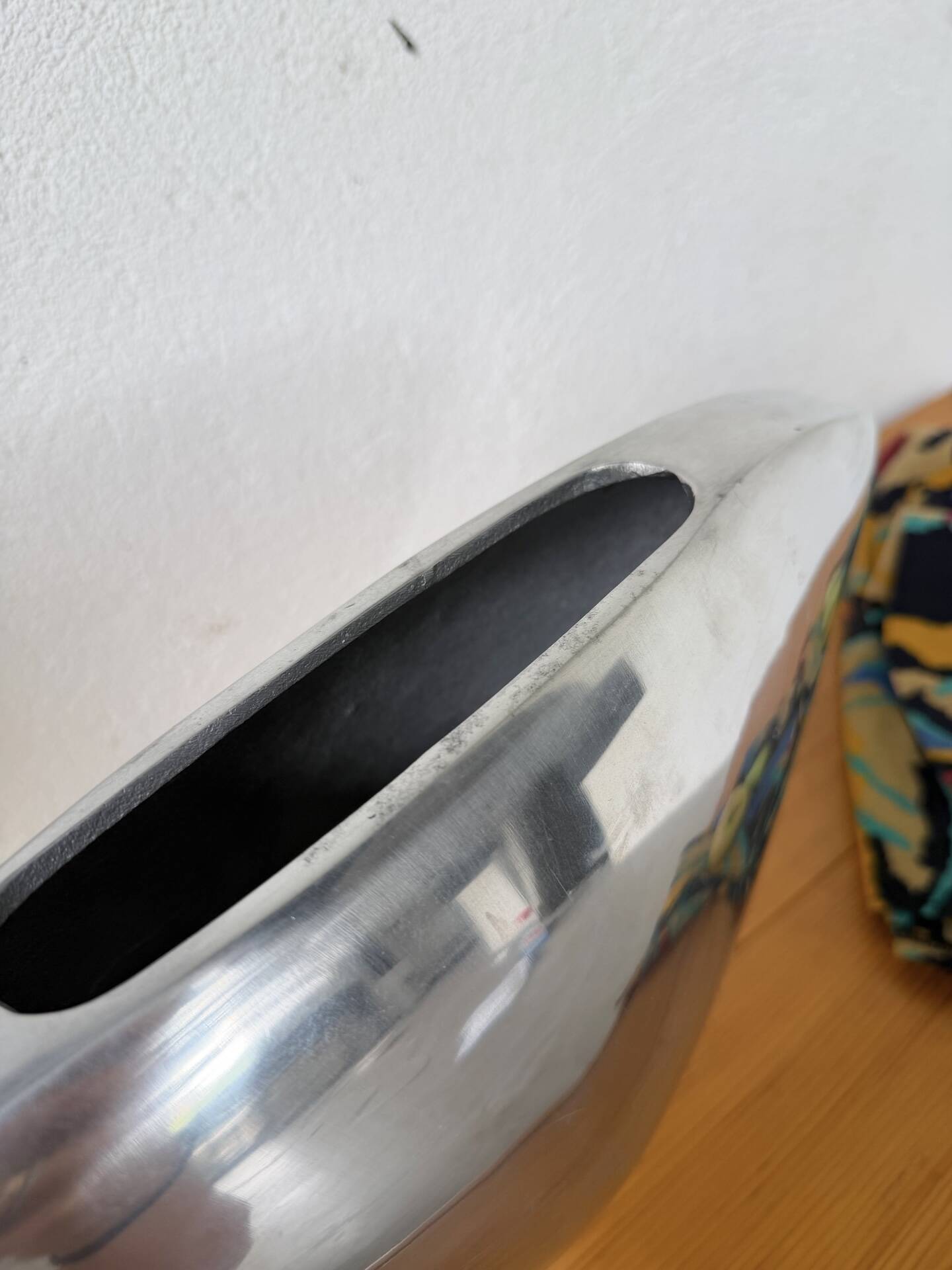 Aluminium fountain vase