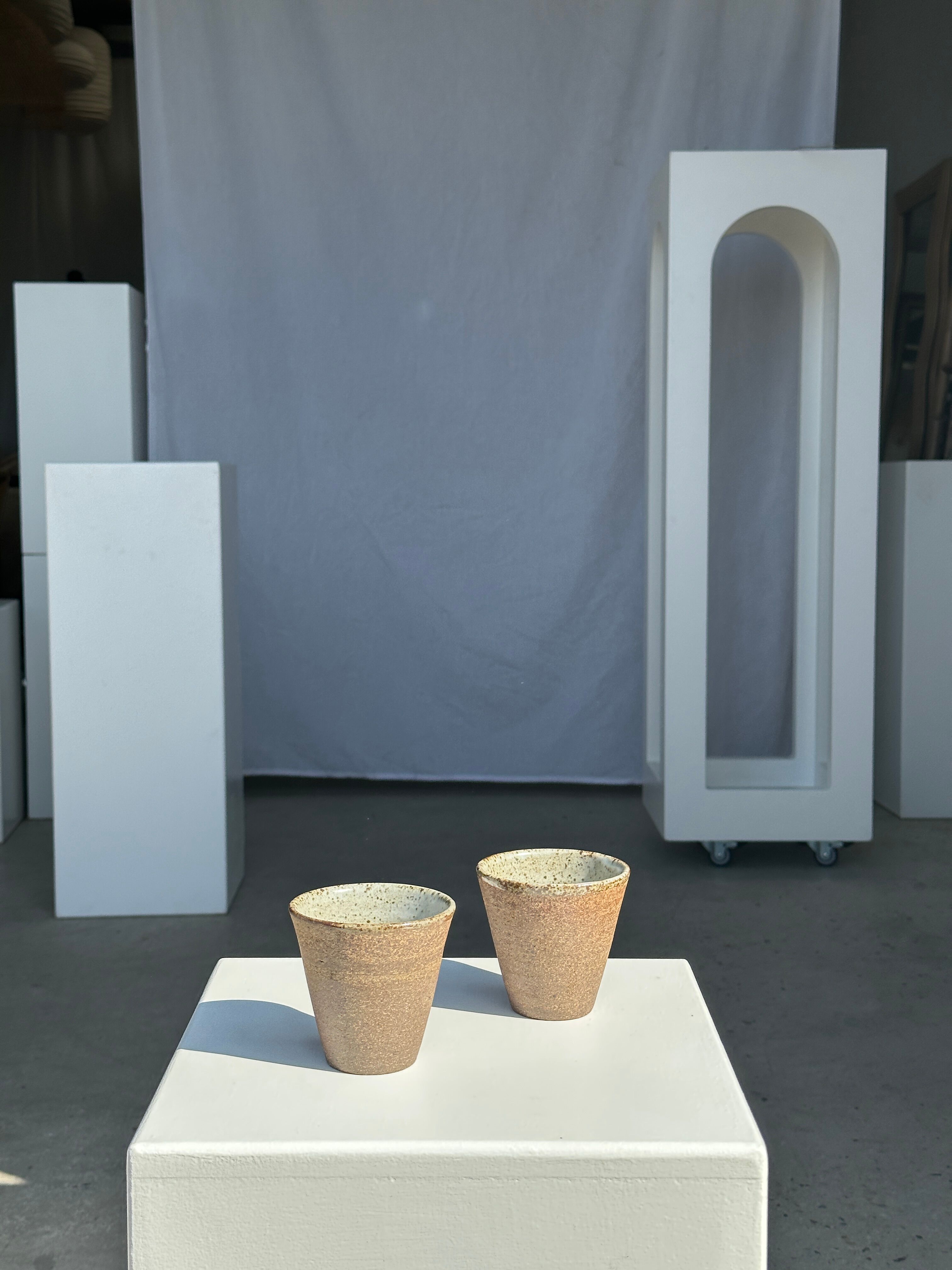 Lot de 2 tasses en céramique indonésienne (mat brun)