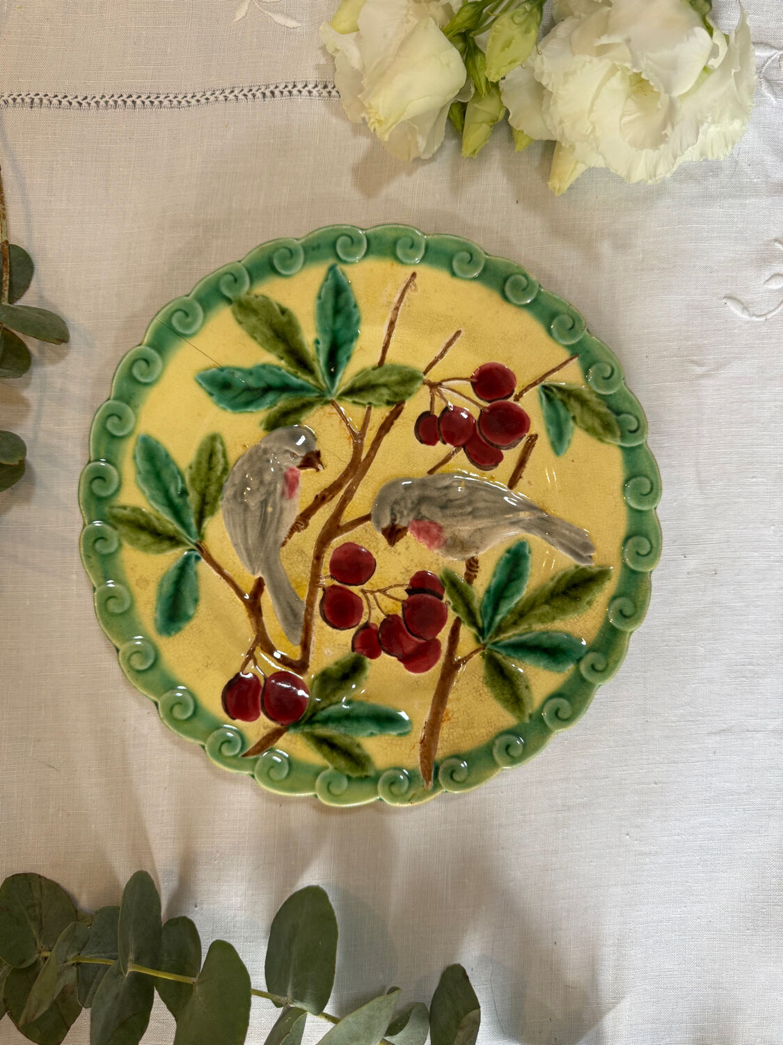 Bird barbotine plate
