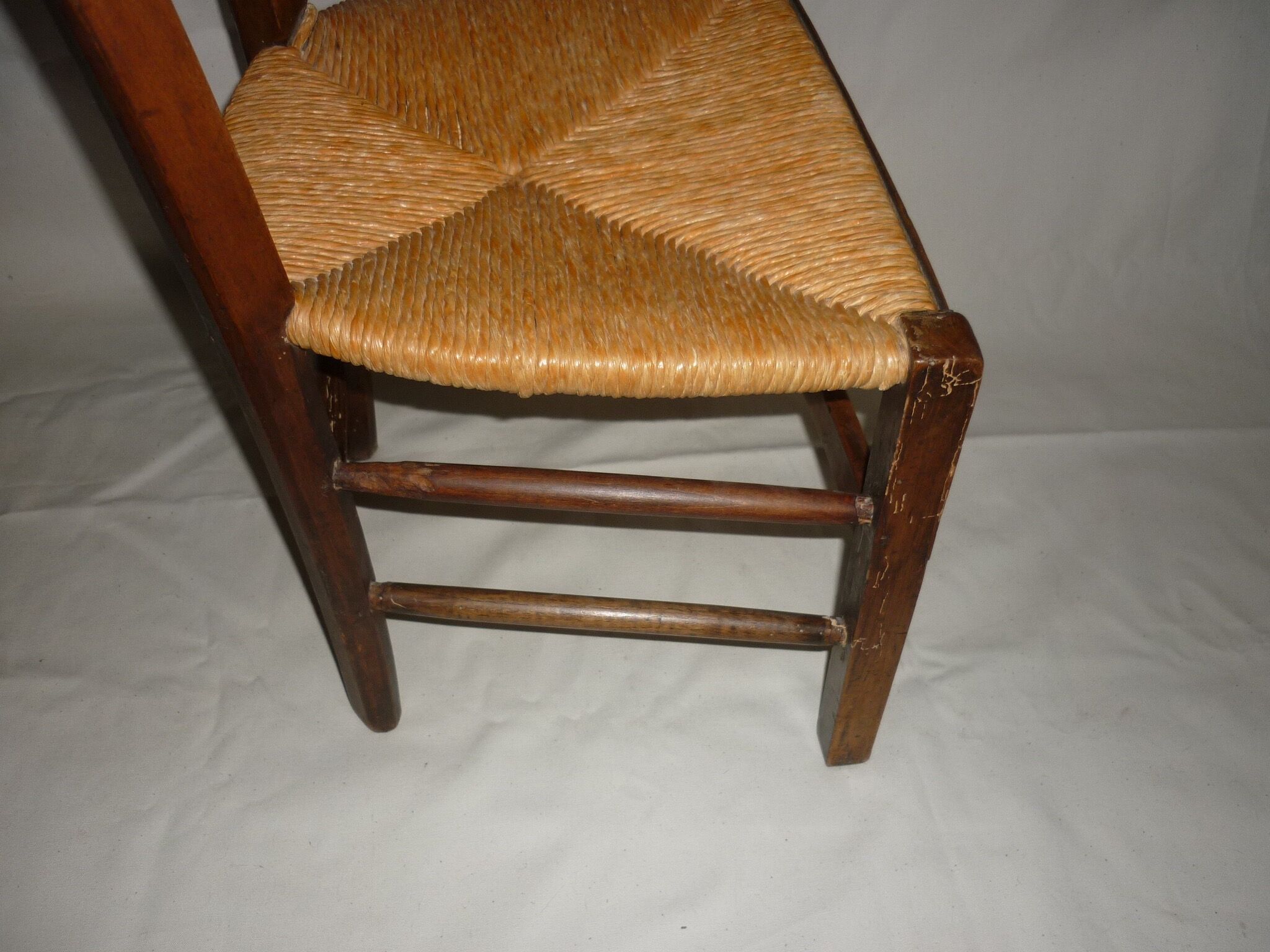 Mulched low chair with high back