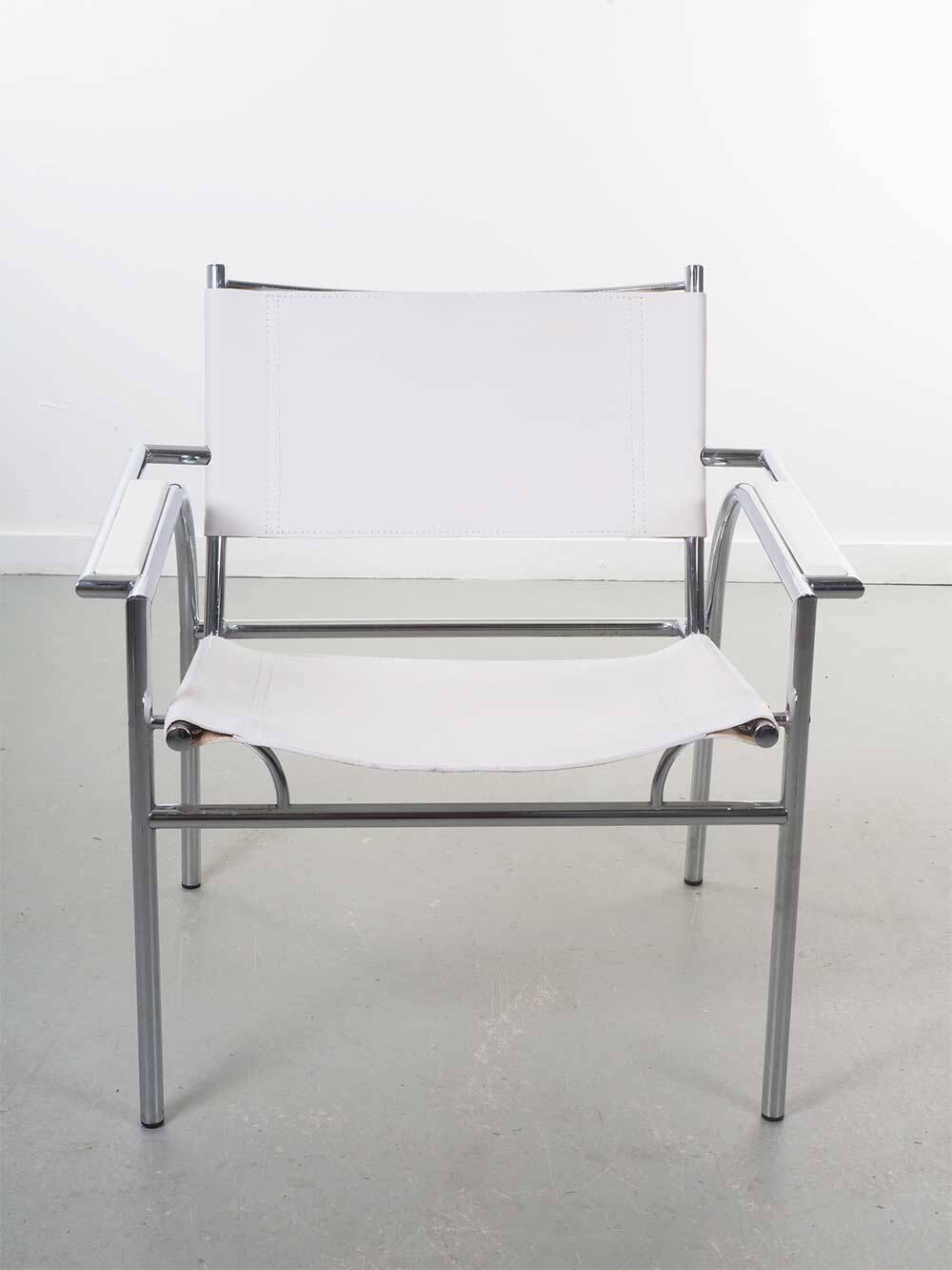 Fauteuil en cuir blanc – G. Vollenbrock – Hennie de Jong