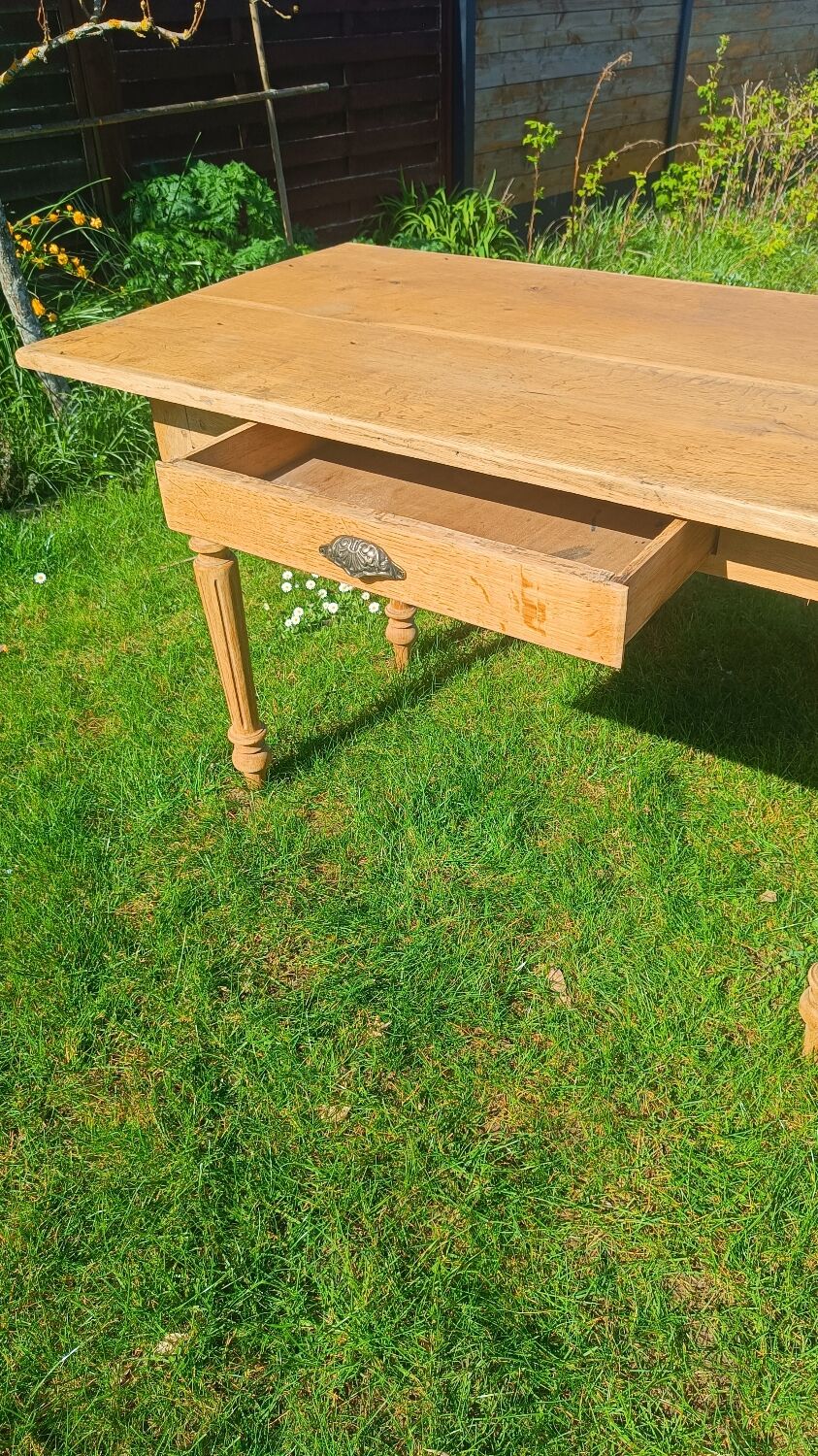 Farm table with turned legs