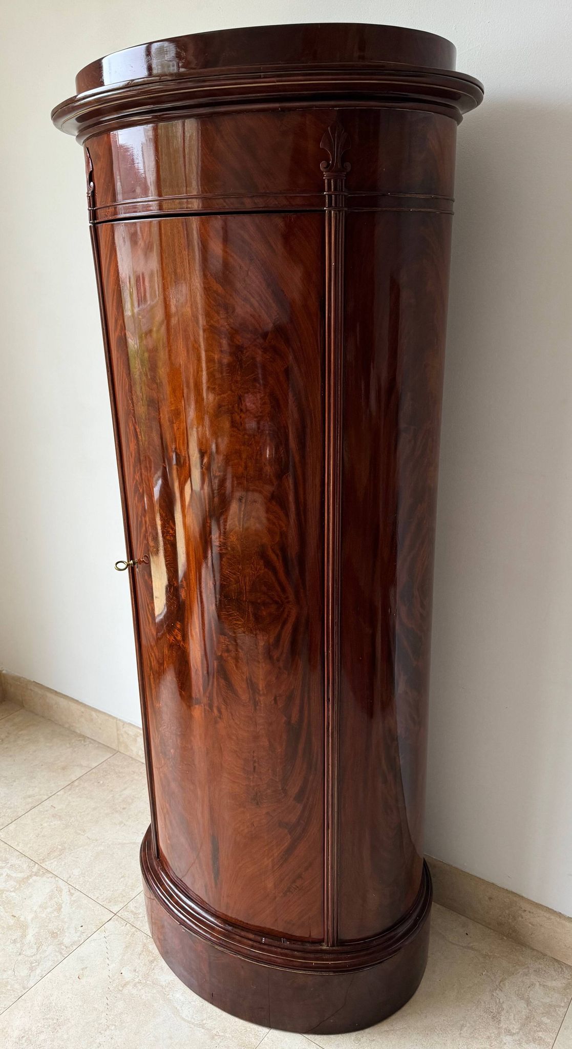 Somno “Column” or Cylindrical Cabinet, in flamed mahogany, Copenhagen, 1830-1840