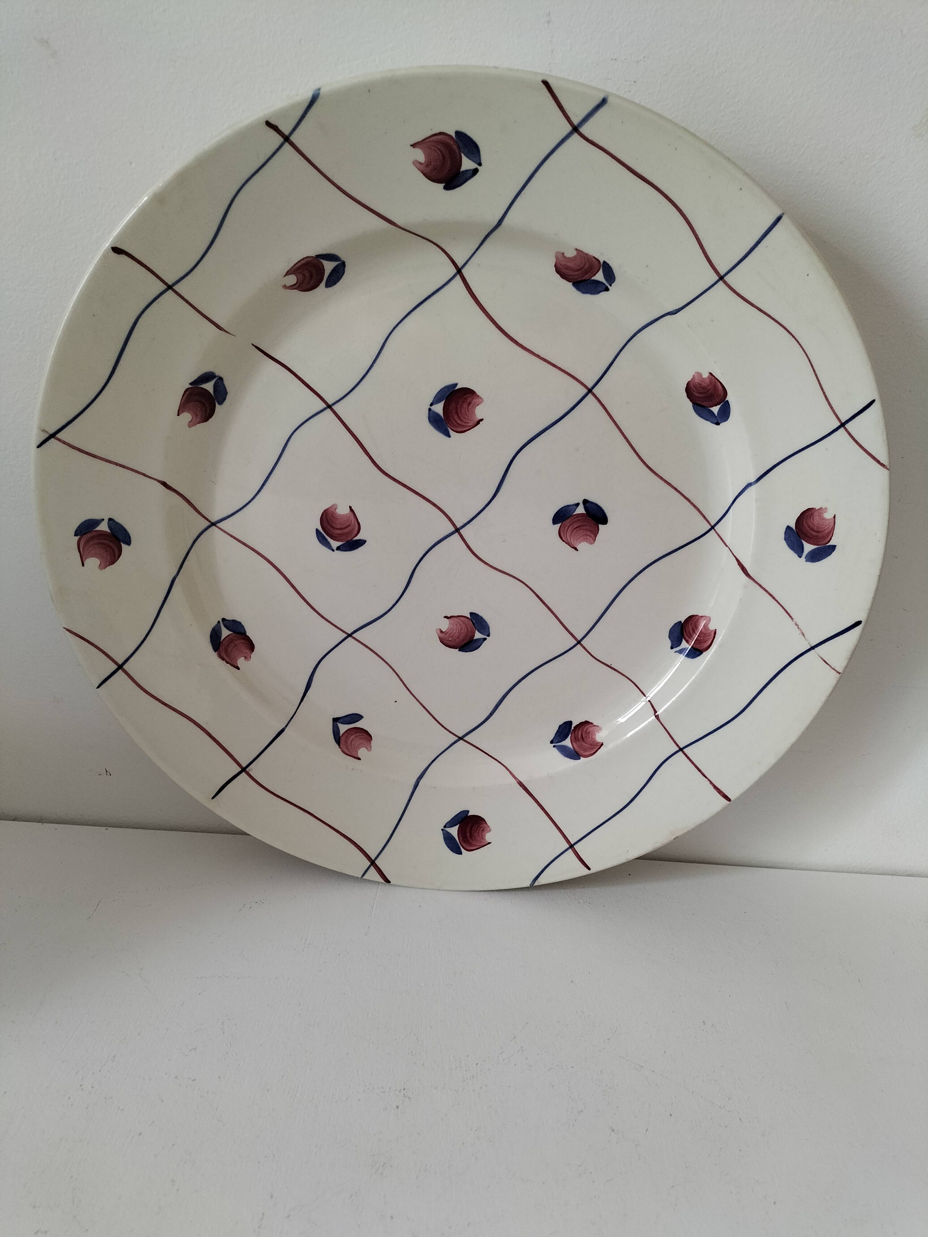 Large vintage gien chevreuse model dish