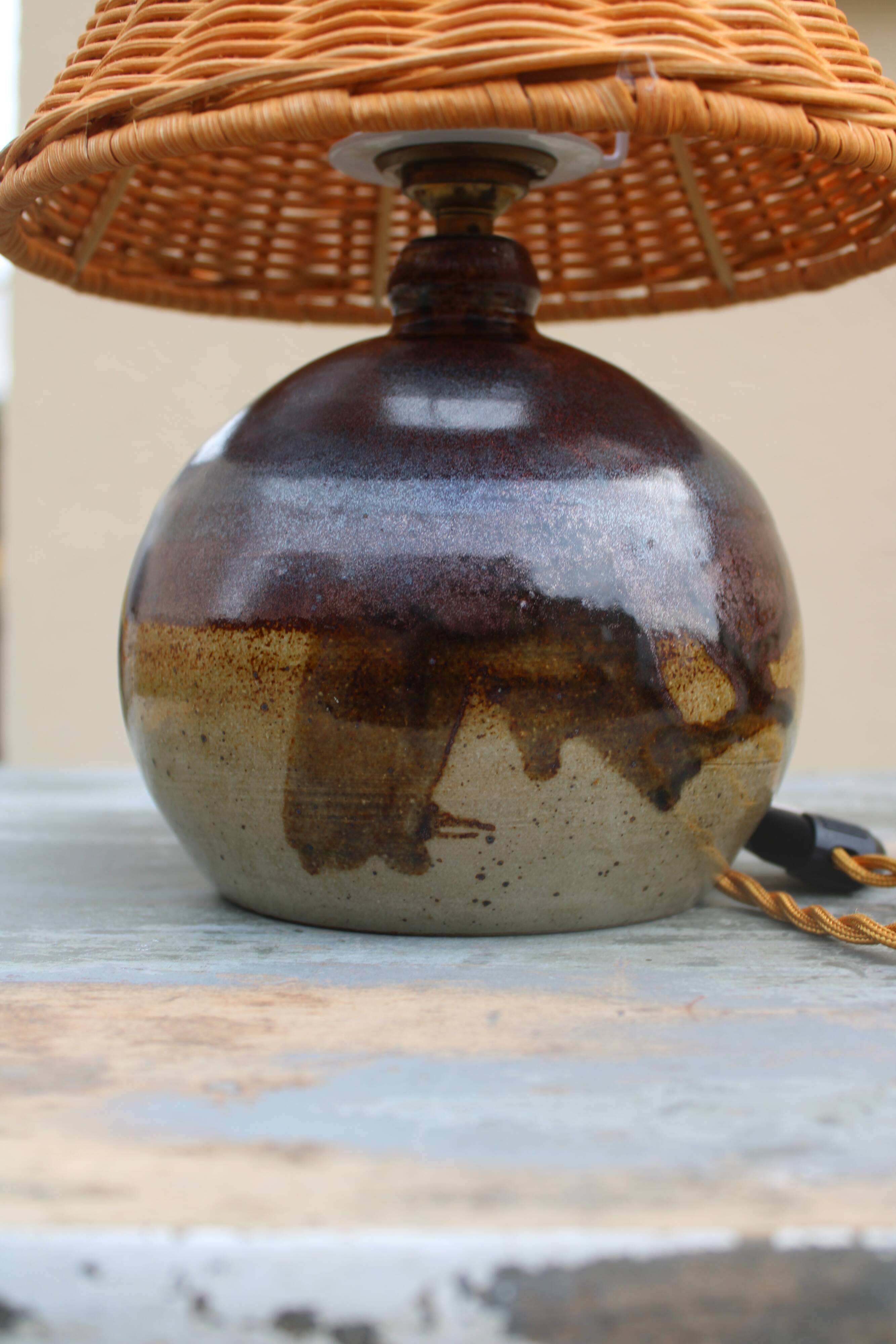 Vernified and rattan sandstone lamp