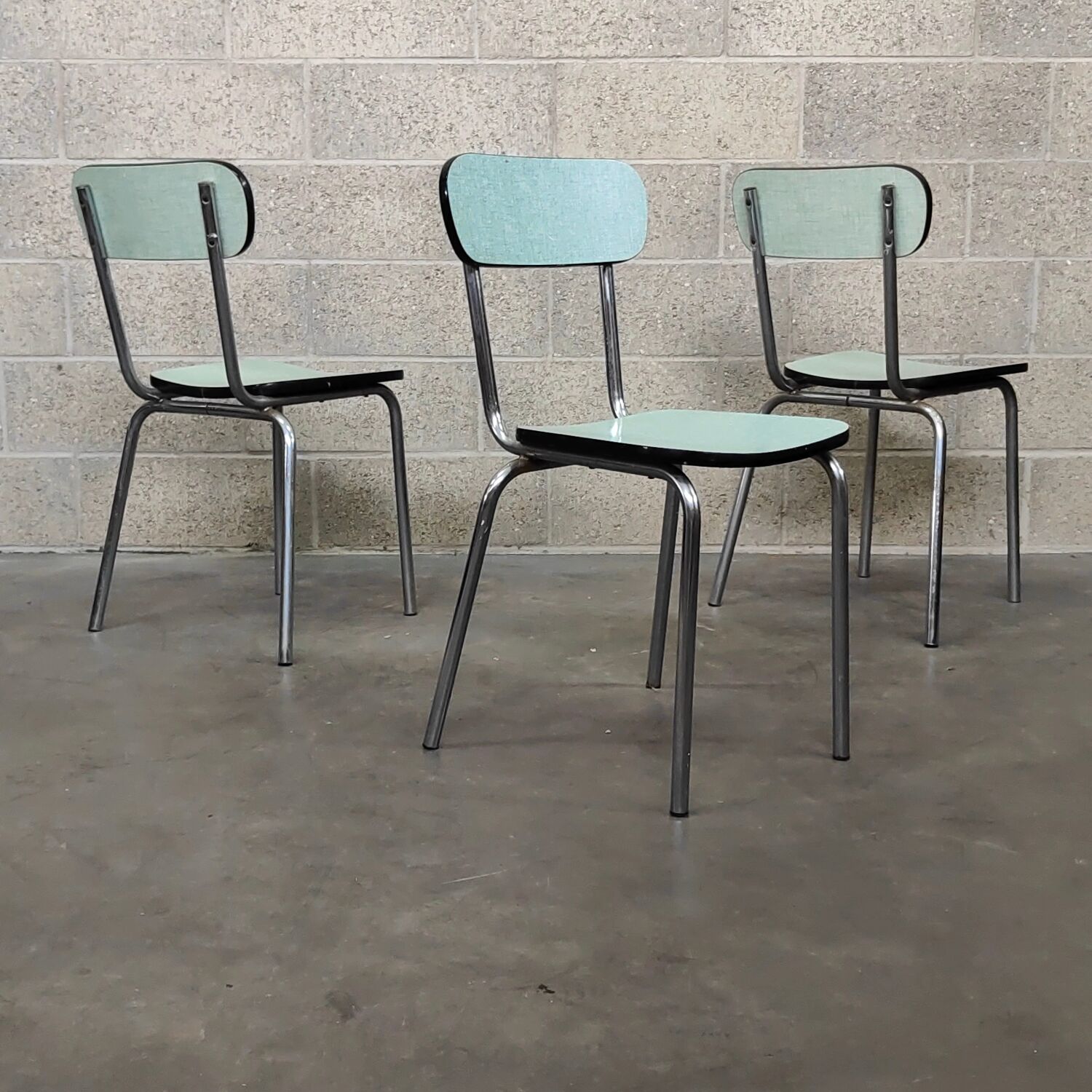 Set of 3 chairs in chrome and light green formica