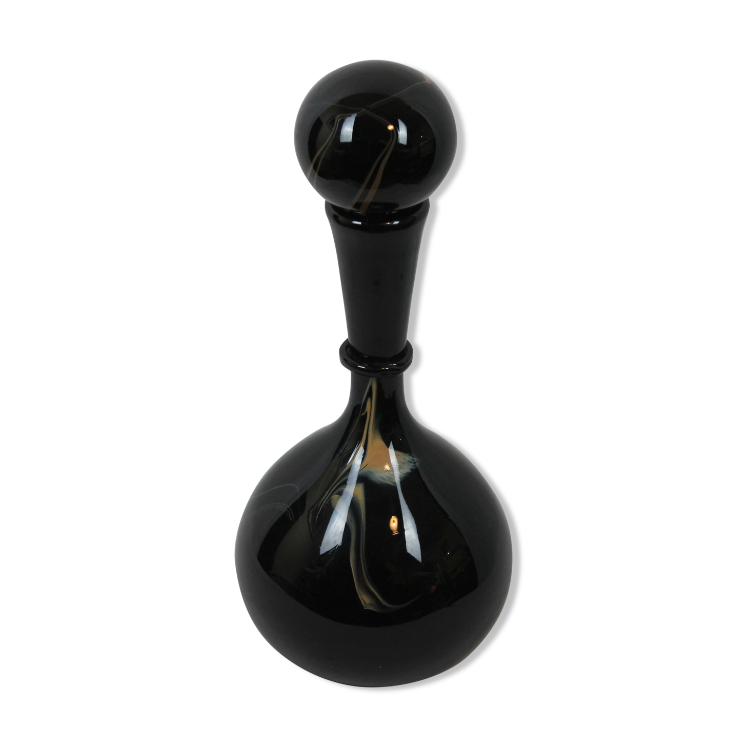 Glass carafe with cap
