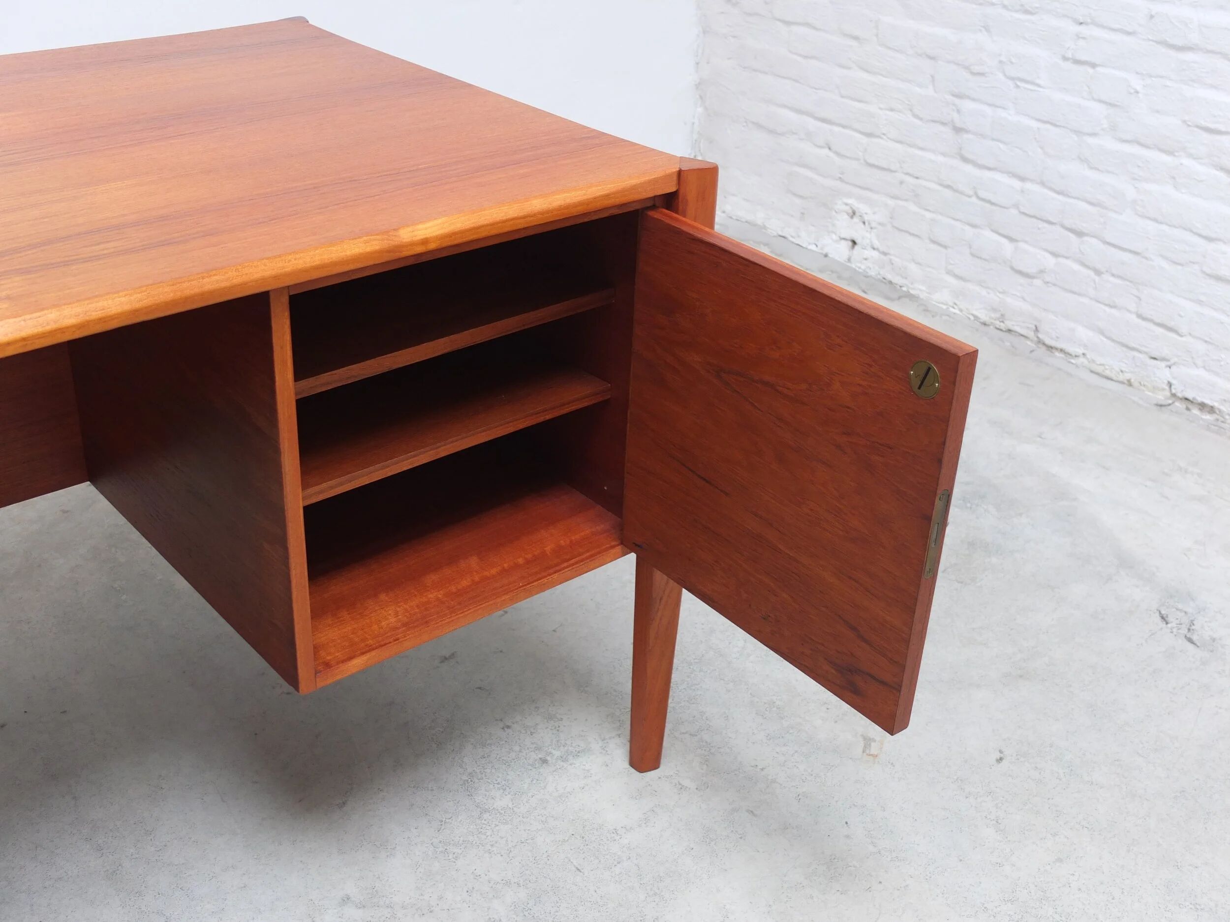 Freestanding desk with Bookshelf by Wilhelm Renz, 1960s