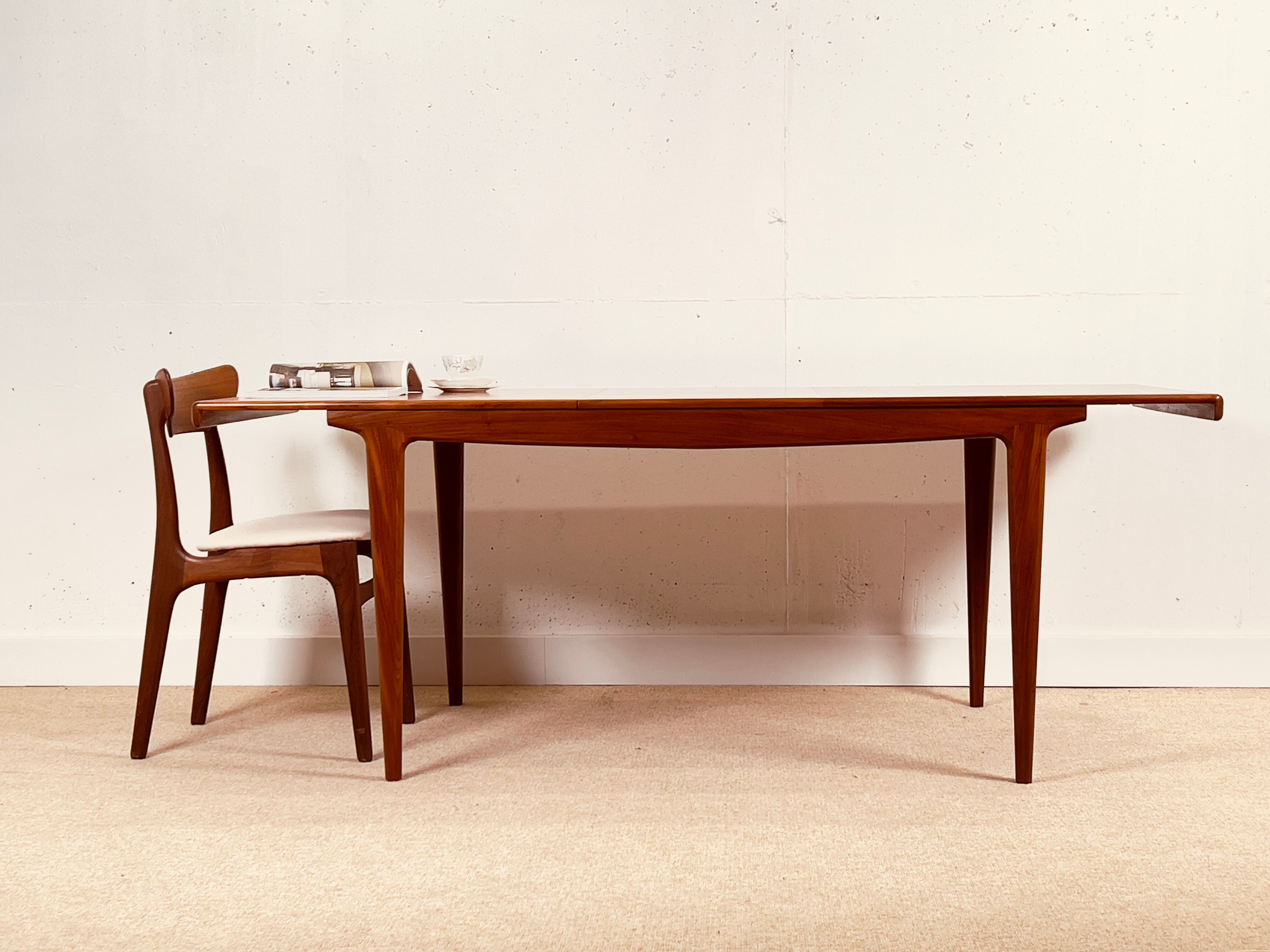 Table à manger de John Herbert en teck, collection Fonseca