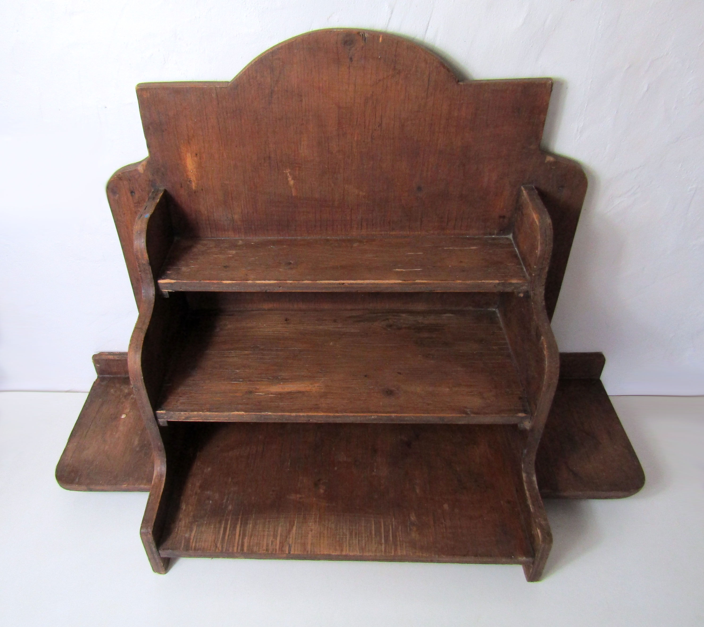 Ancienne étagère en bois format atypique