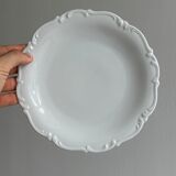 7 assiettes anciennes en porcelaine blanche