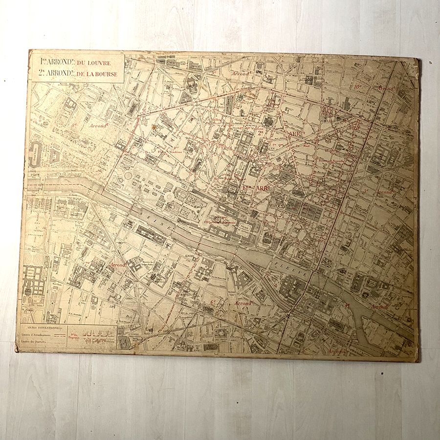 Old cardboard map of Paris - 1st and 2nd Arrondissement