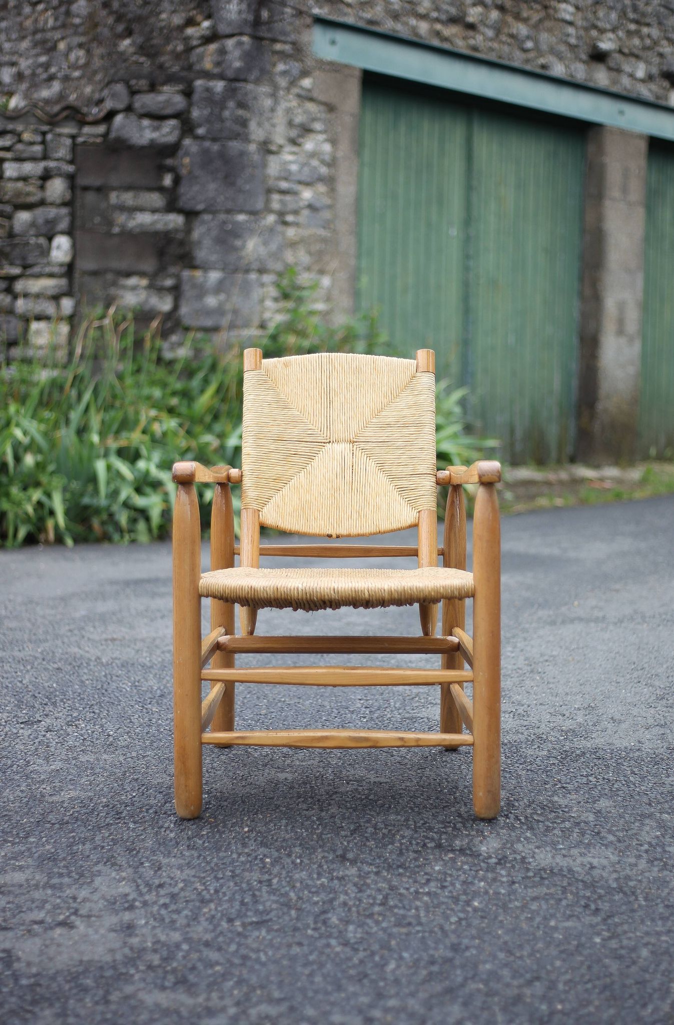 Charlotte Perriand armchair model 21 Chamrousse, French designer armchair