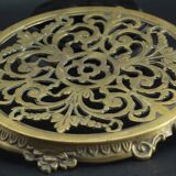 Brass table mat