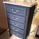 Chiffonier en bois peint coloris noir et gris France 1950 avec 5 tiroirs