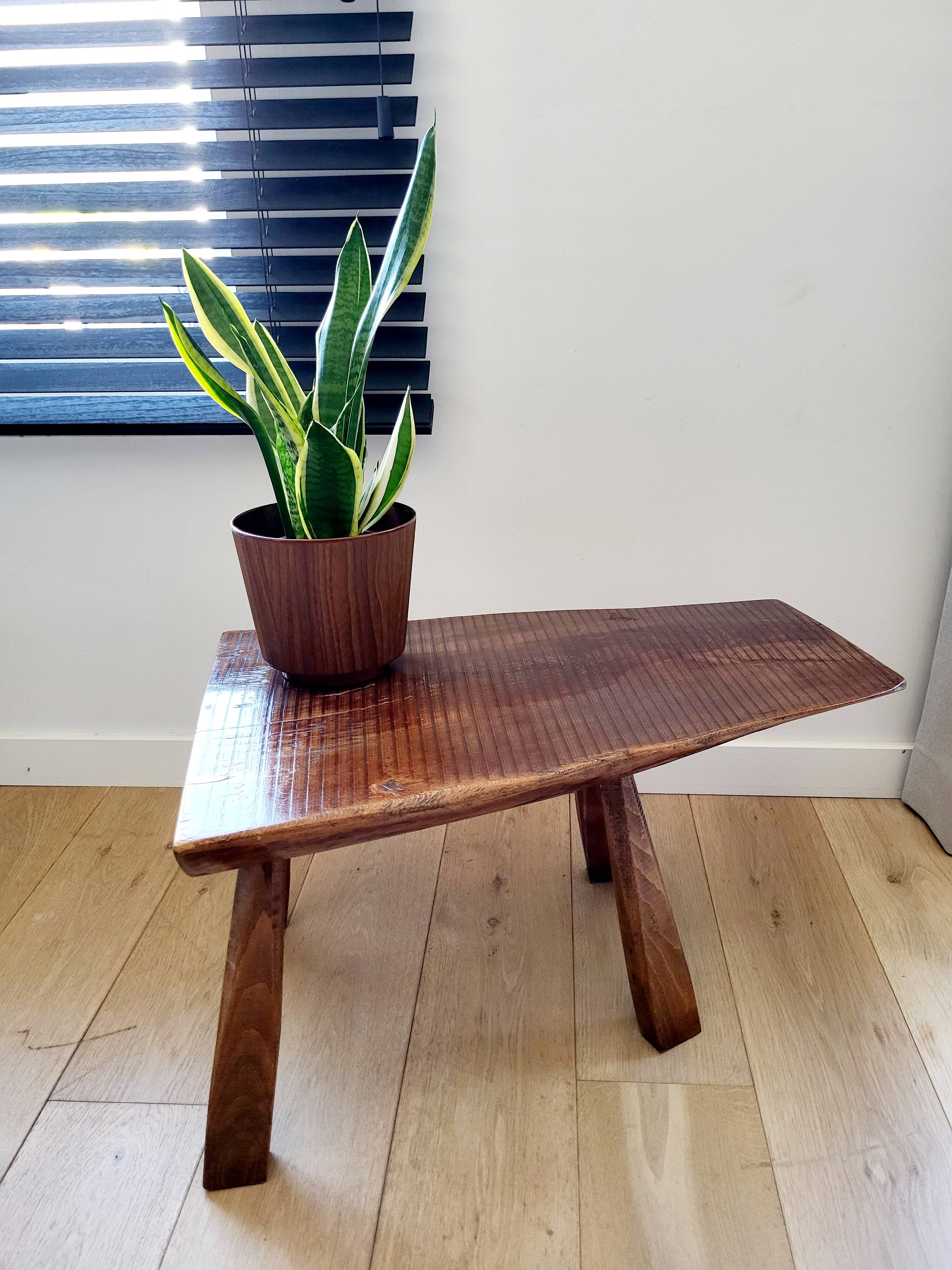 Banc ou table d'appoint en bois massif de tronc d'arbre, style brutaliste, 1960