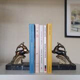 Bookend in regule