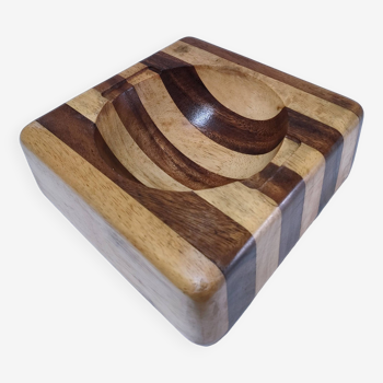 Empty two-tone wooden tidy design