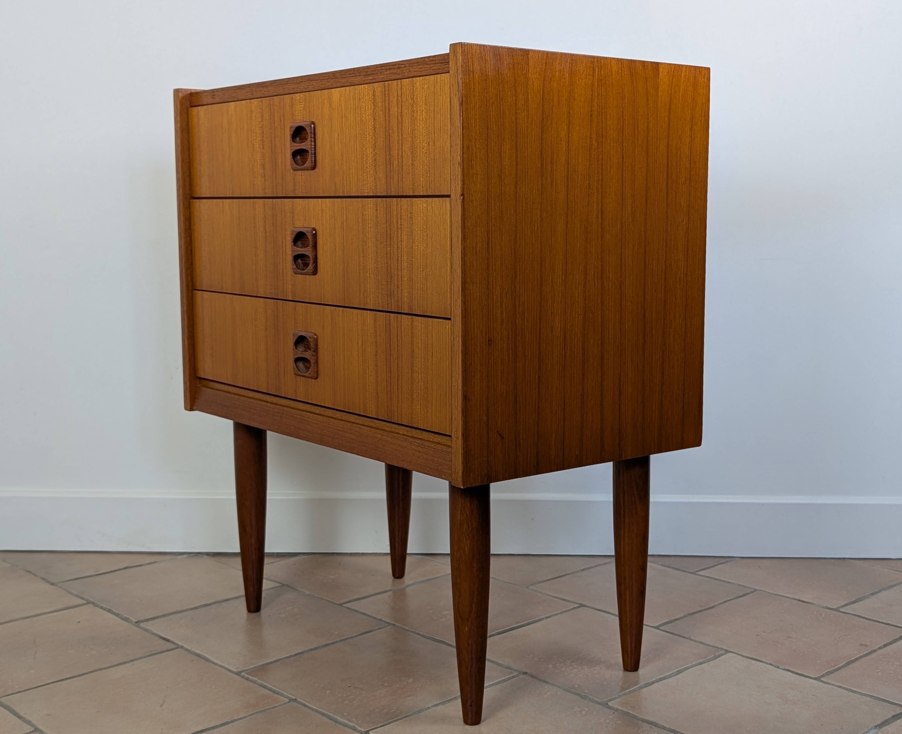 Scandinavian chest of drawers