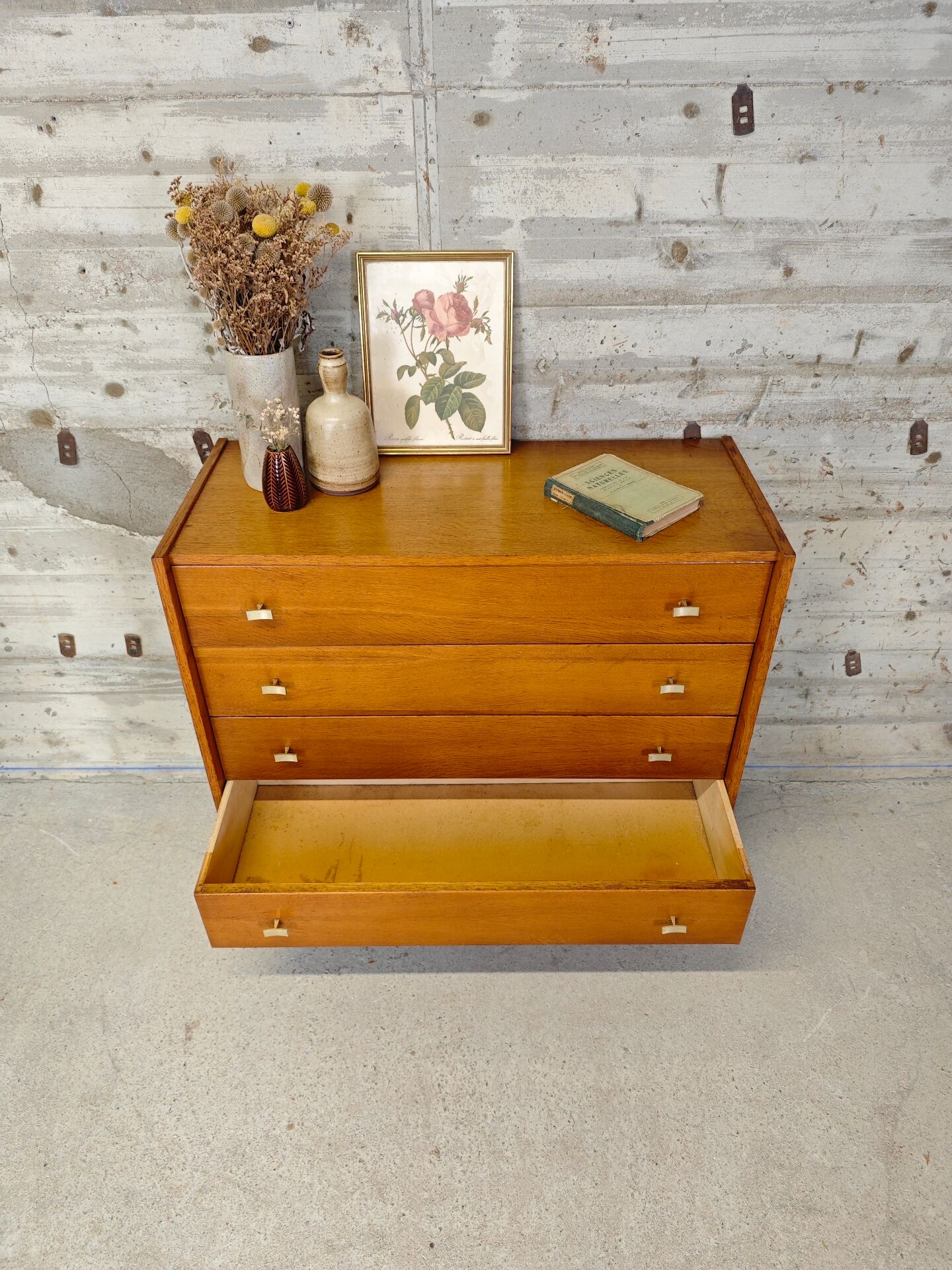 Commode vintage
