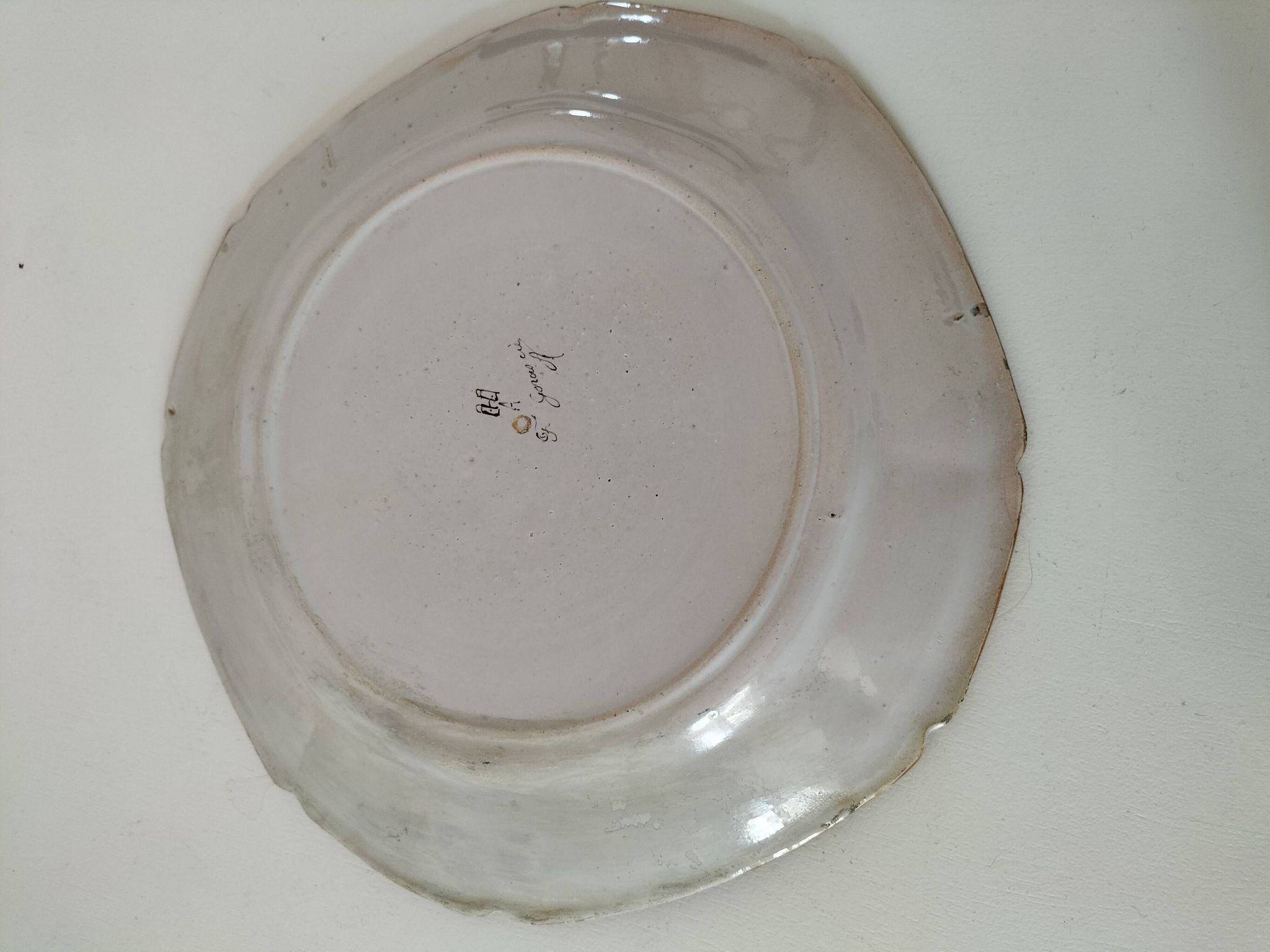 Assiette ancienne en faïence vieux Nevers fin 19ème