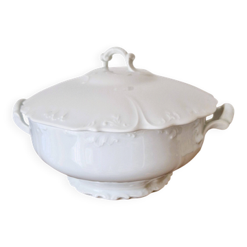 Soupière blanche porcelaine de Limoges décor volutes végétal