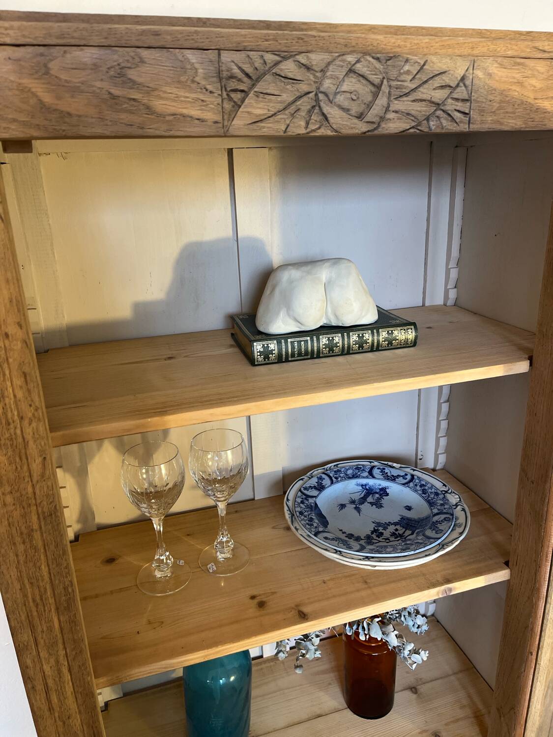 Vintage art deco dresser