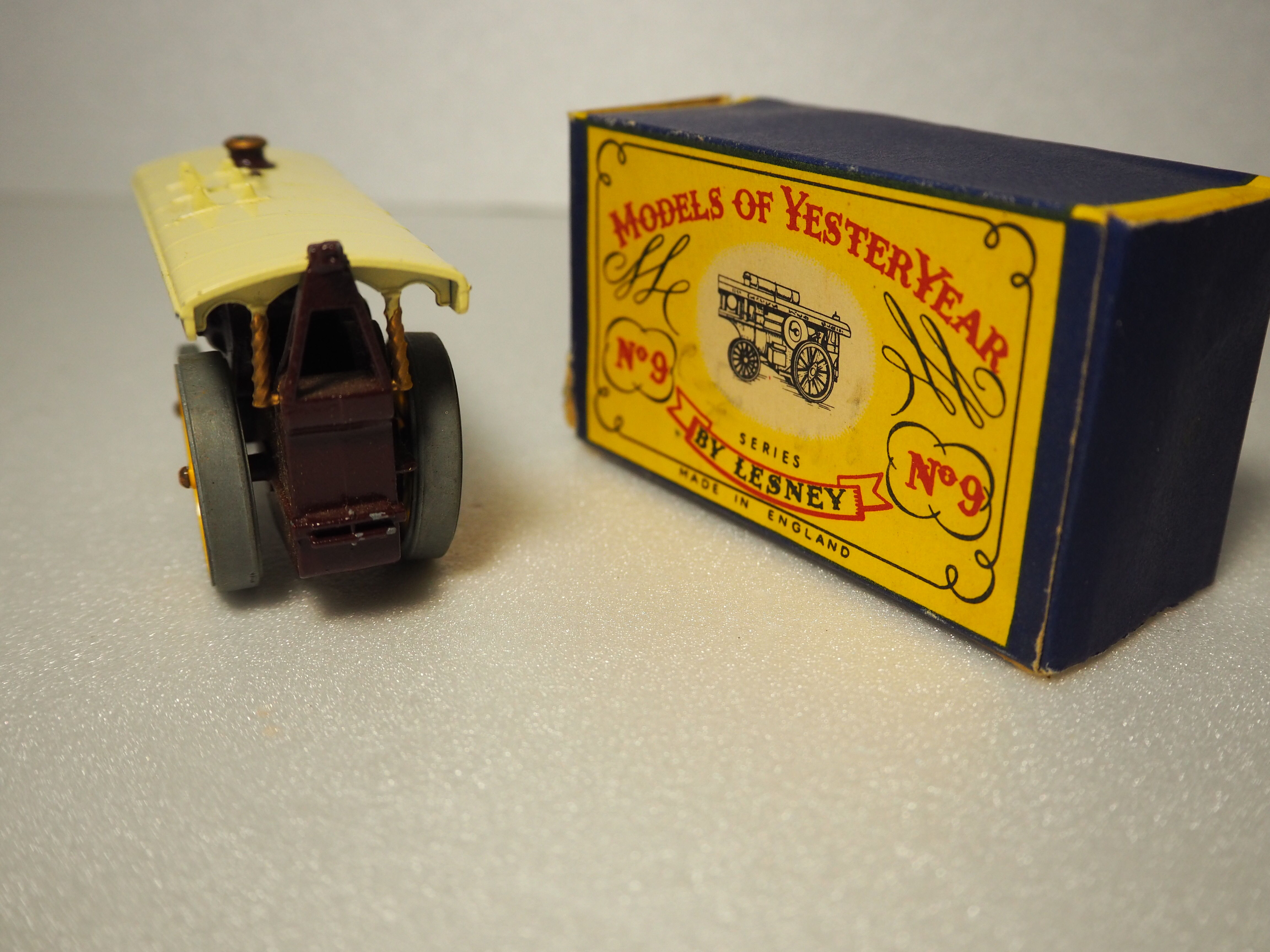 Matchbox models of yesteryear no.9 - the fowler big lion showman engine - series by lesney