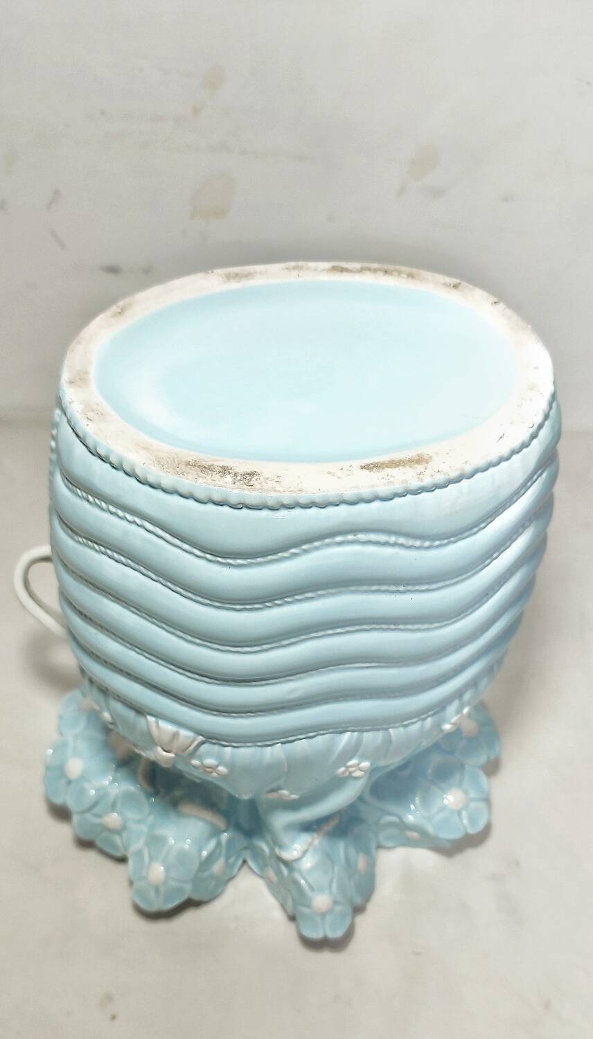 Jarrón azul de cerámica. España, 1980s.