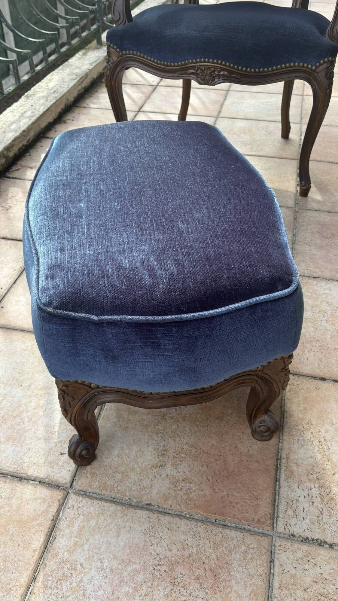armchair with footrest